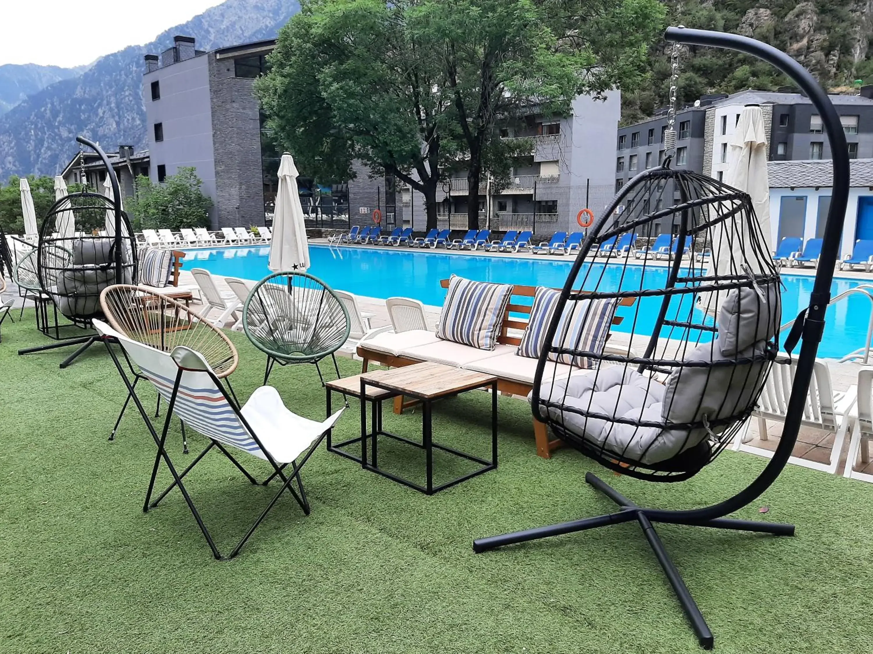 Swimming Pool in Hotel & Aparthotel Cosmos