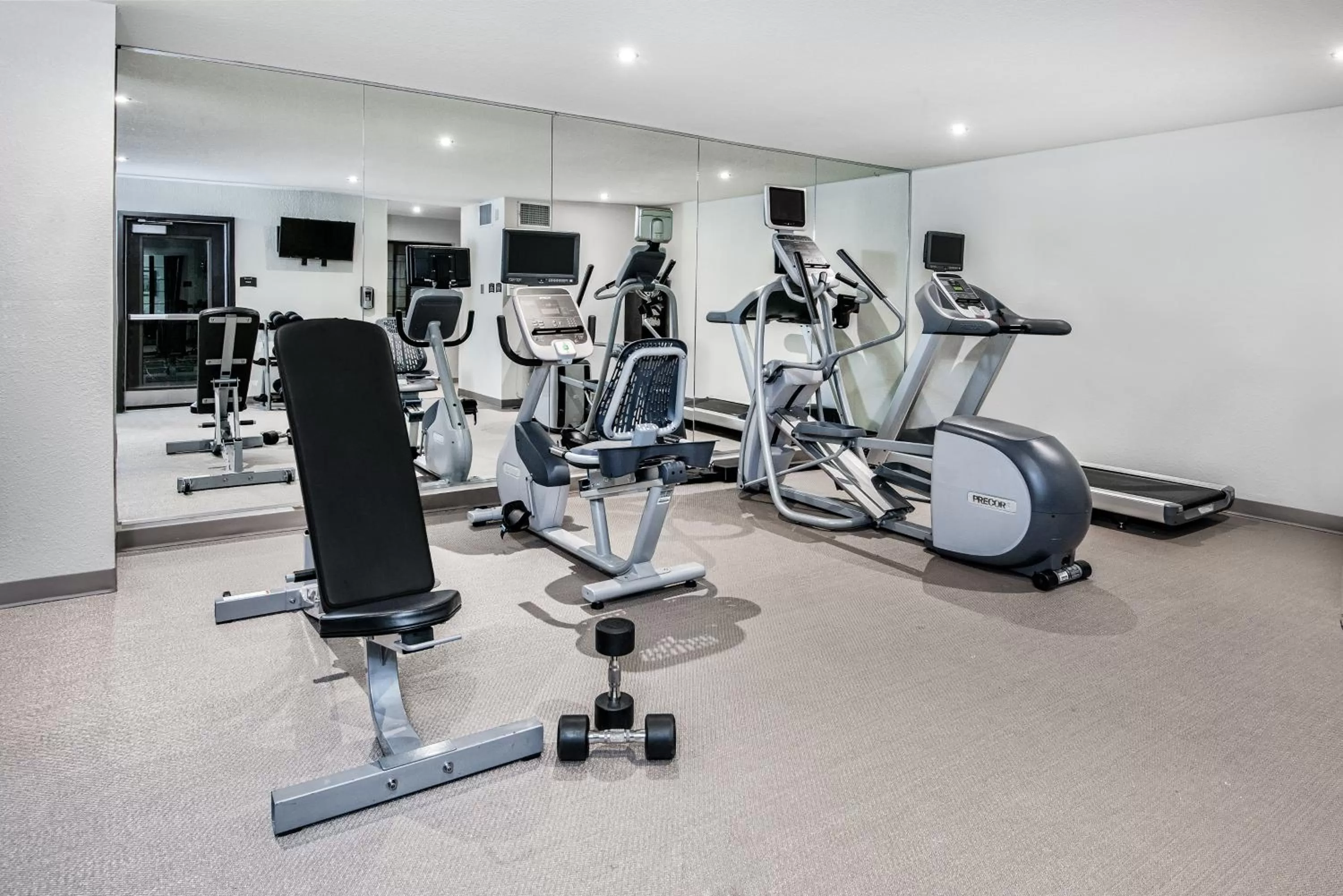 Fitness centre/facilities in Staybridge Suites Austin Round Rock by IHG