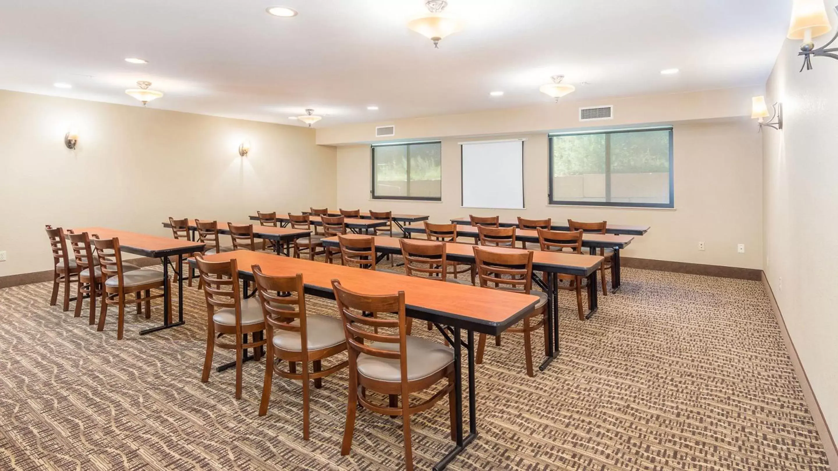 Meeting/conference room in Magnuson Grand Pikes Peak