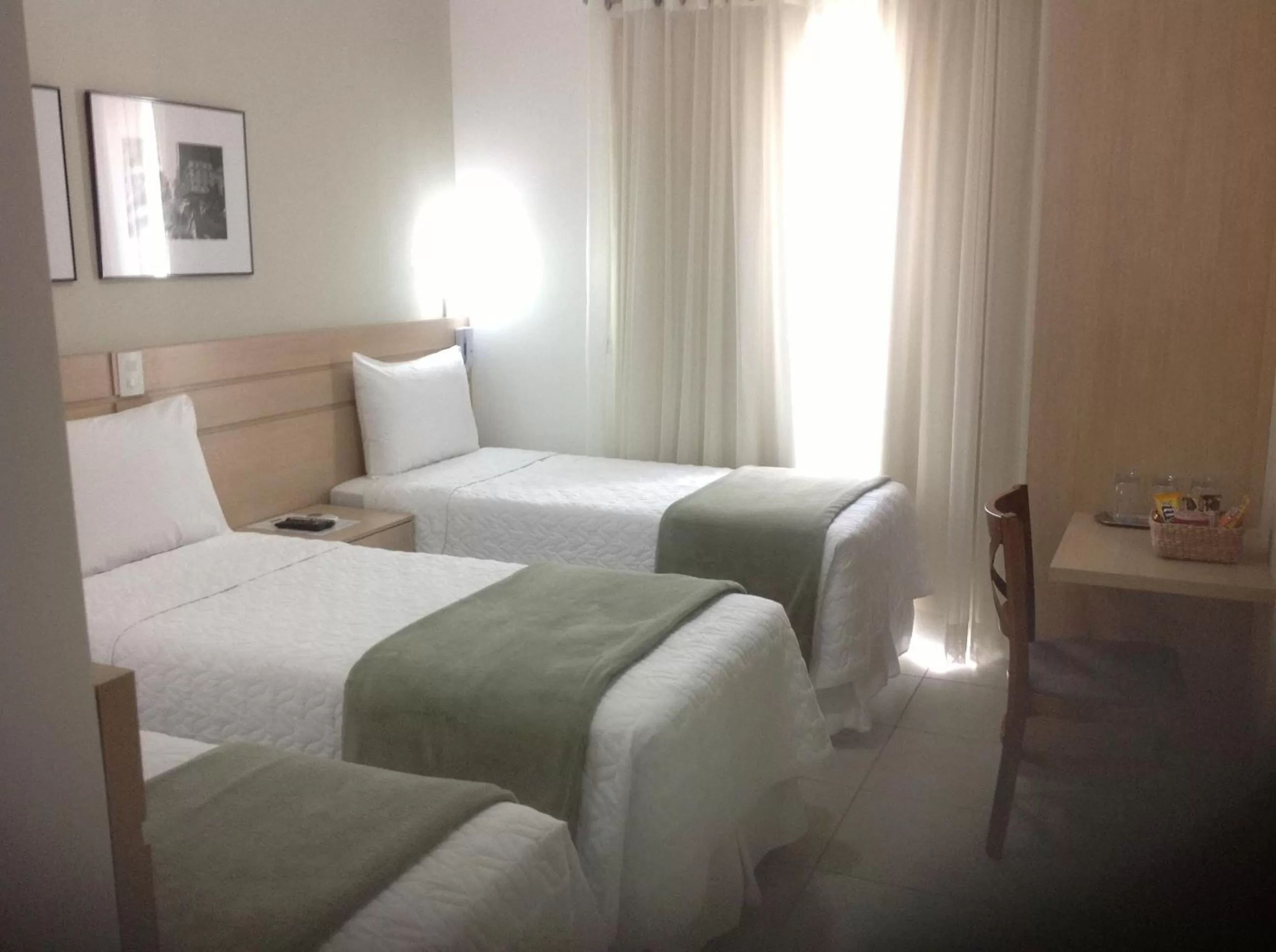 Bedroom, Bed in Upper Hotel