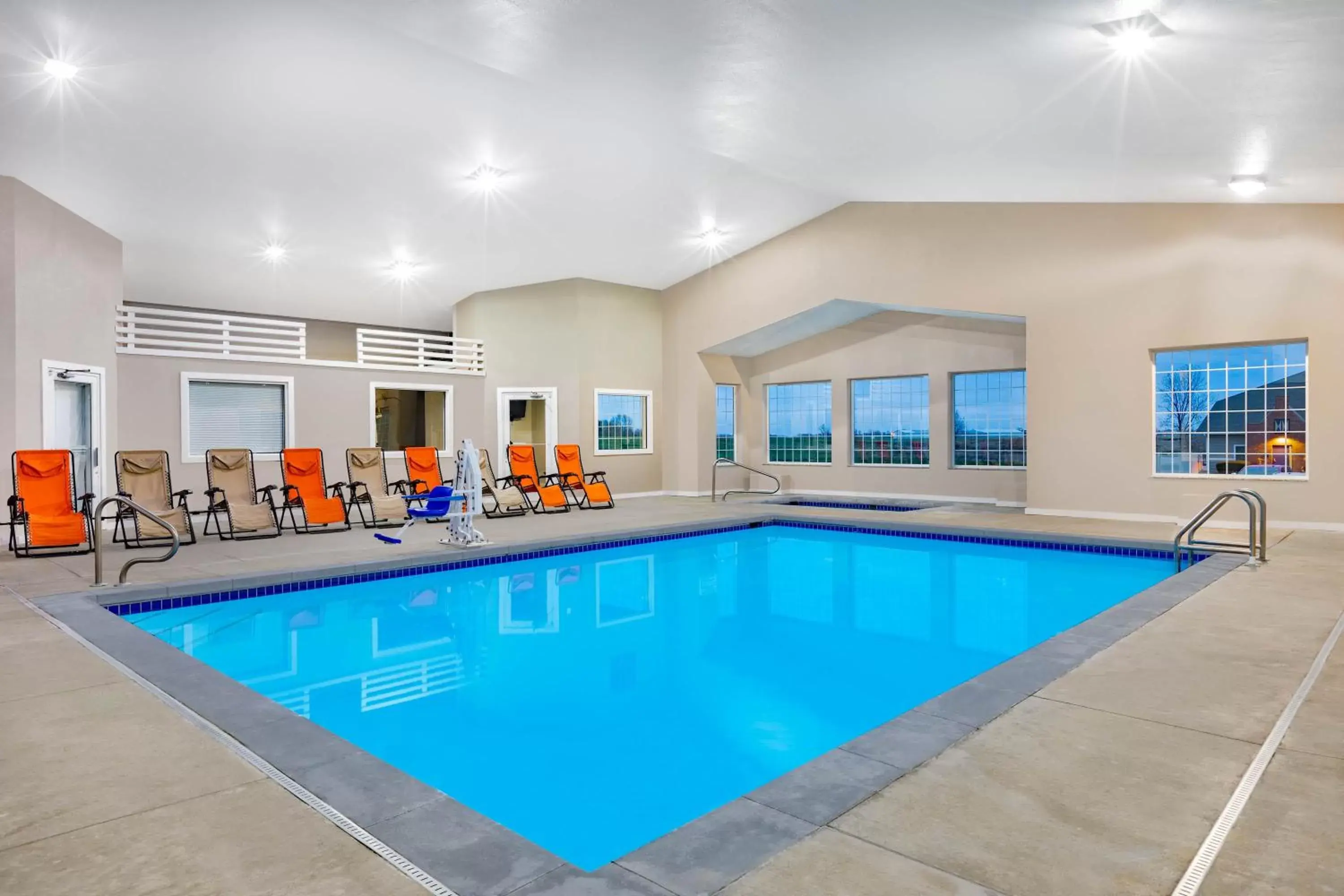 Swimming pool in AmericInn by Wyndham Pella Swimming pool in AmericInn by Wyndham Pella