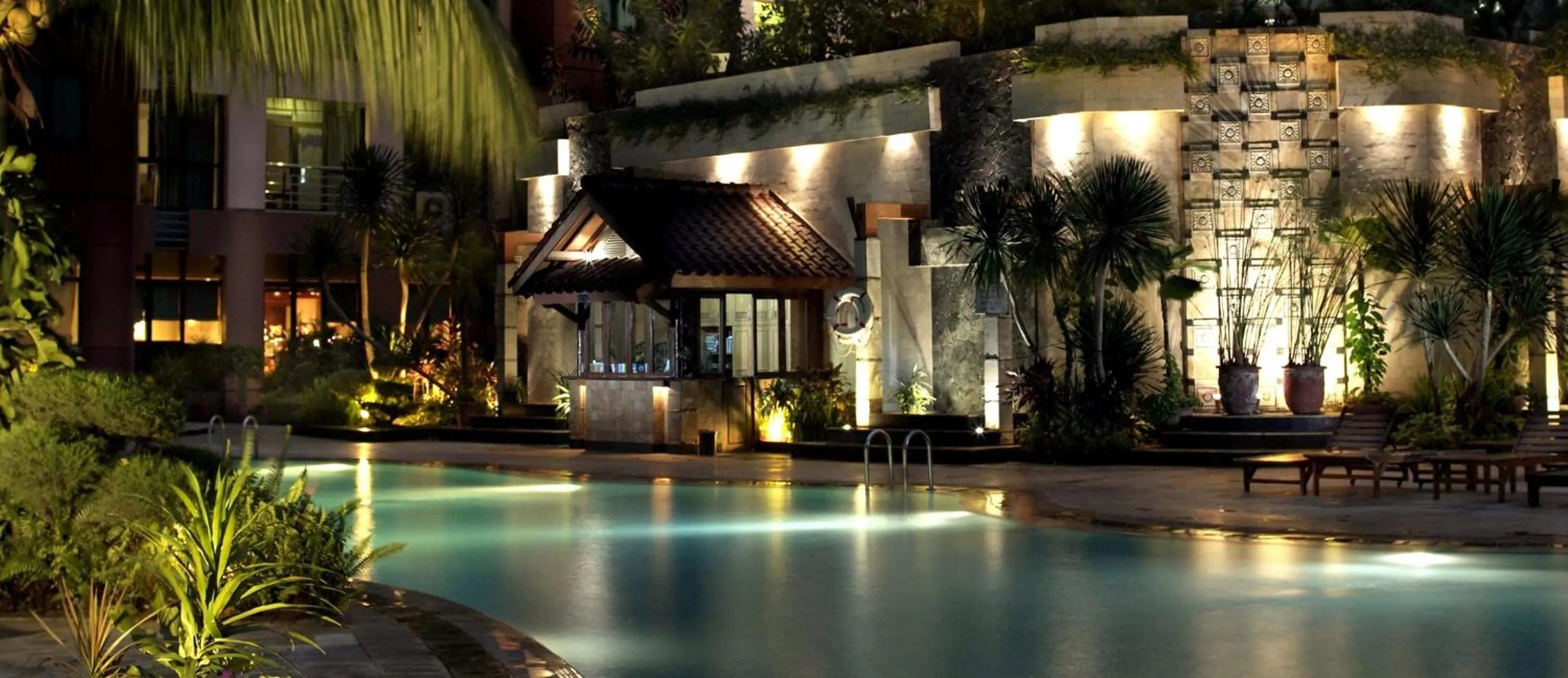 Swimming pool in Kristal Hotel Jakarta