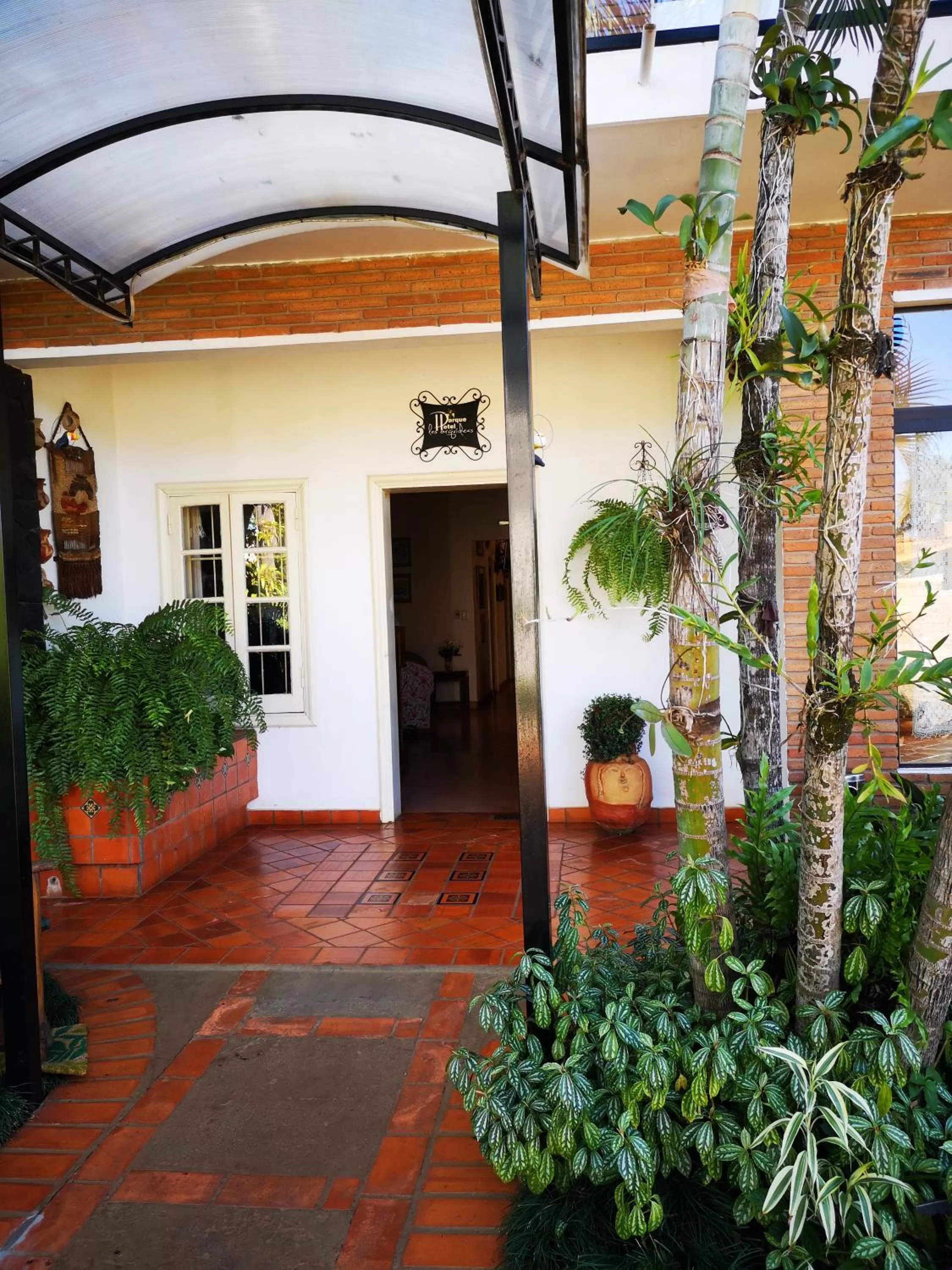 Property building in Las Orquideas Parque Hotel