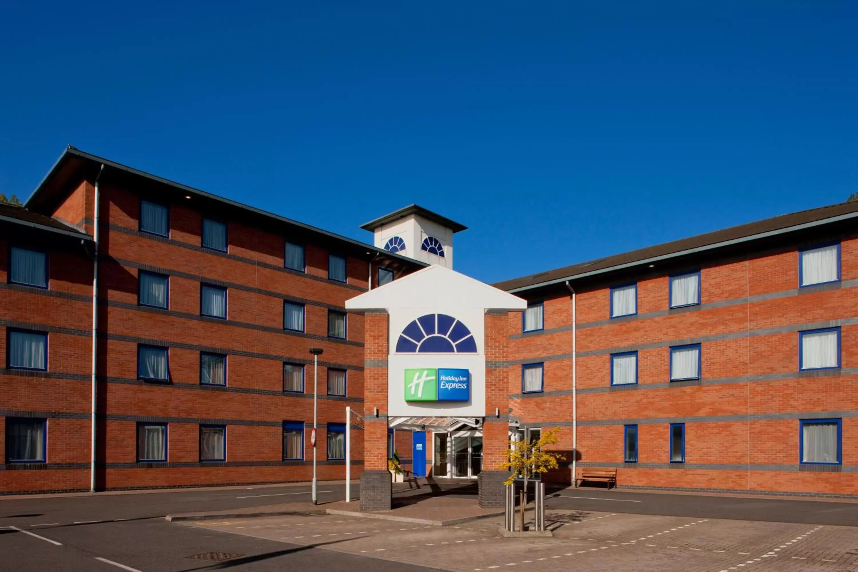 Property Building in Holiday Inn Express Droitwich Spa, an IHG Hotel