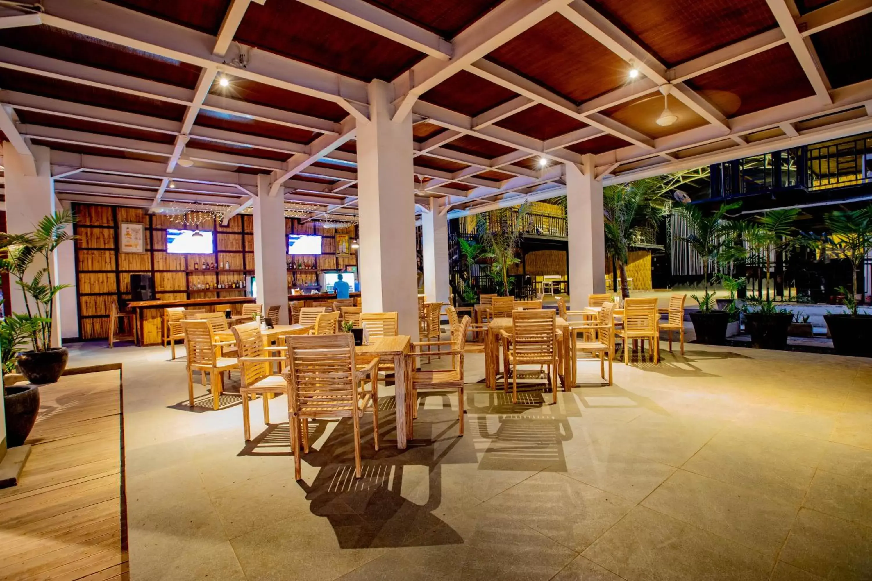 Restaurant/Places to Eat in Gili Sands Hotel & Bar