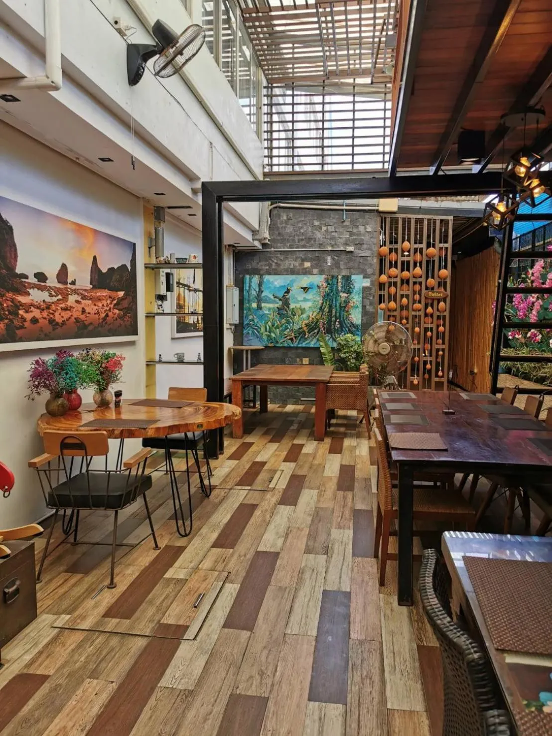 Restaurant/places to eat in ON Hotel Phuket - SHA