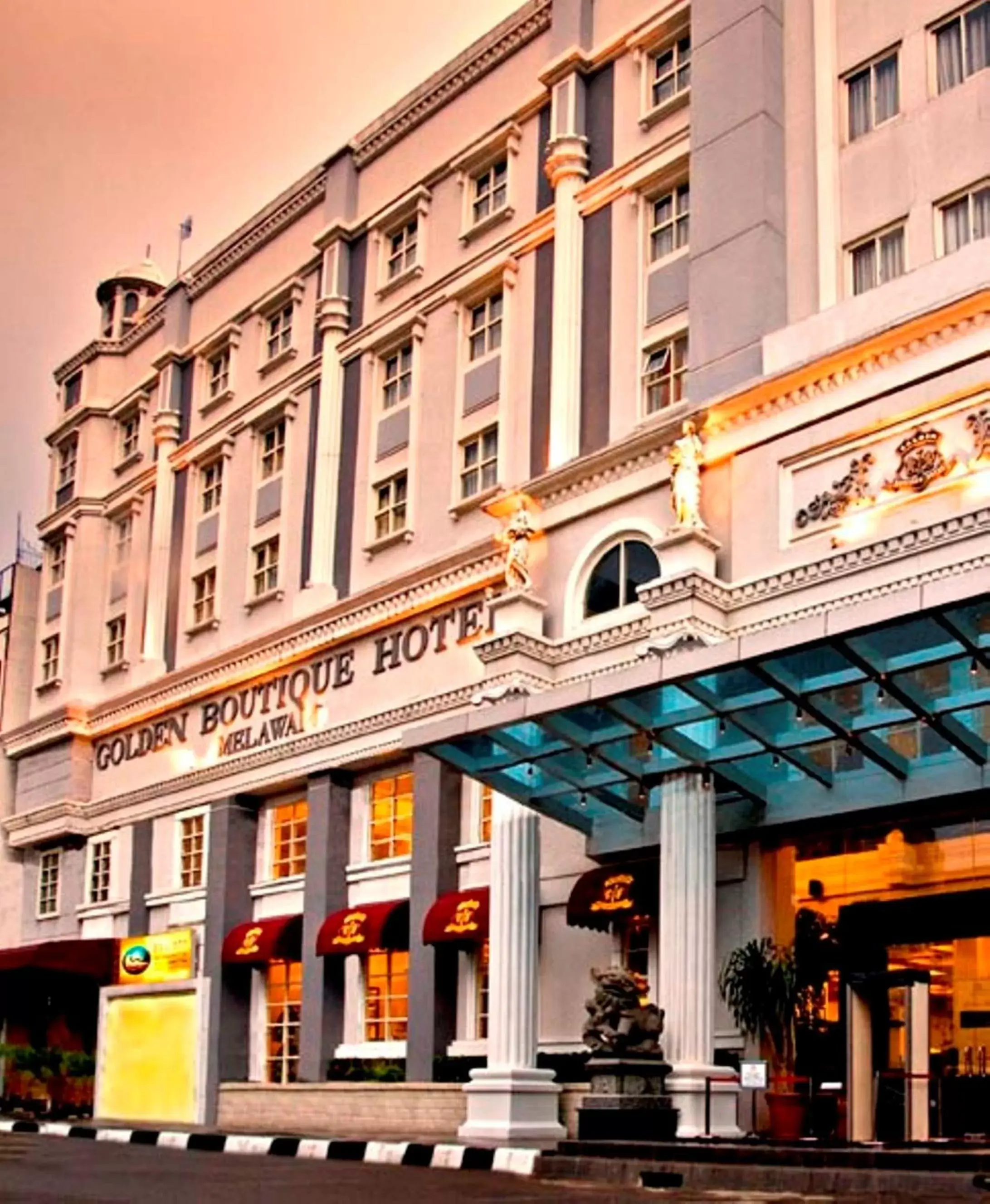 Facade/entrance in Golden Boutique Hotel Melawai