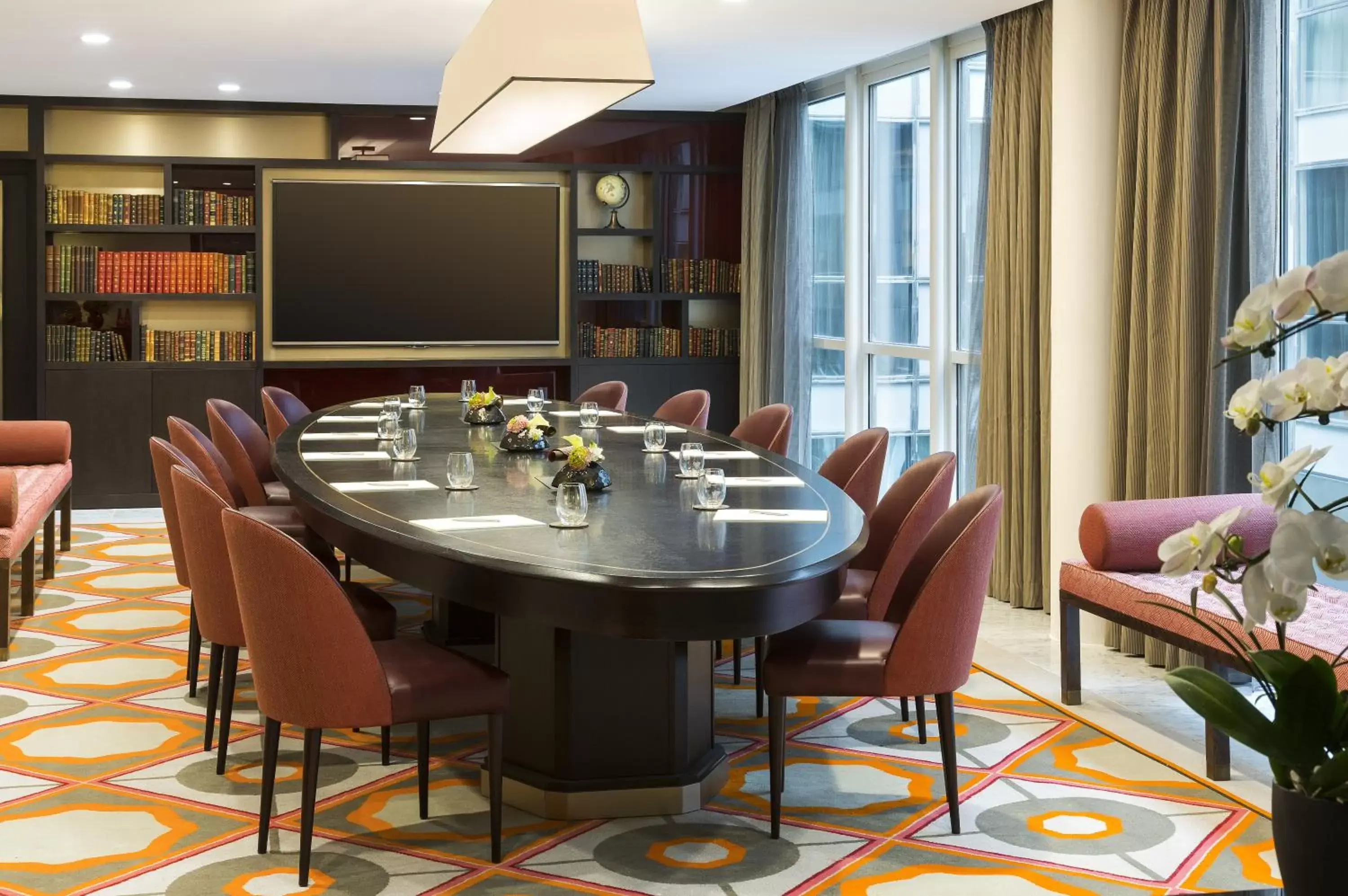 Meeting/conference room in La Clef Tour Eiffel Paris by The Crest Collection