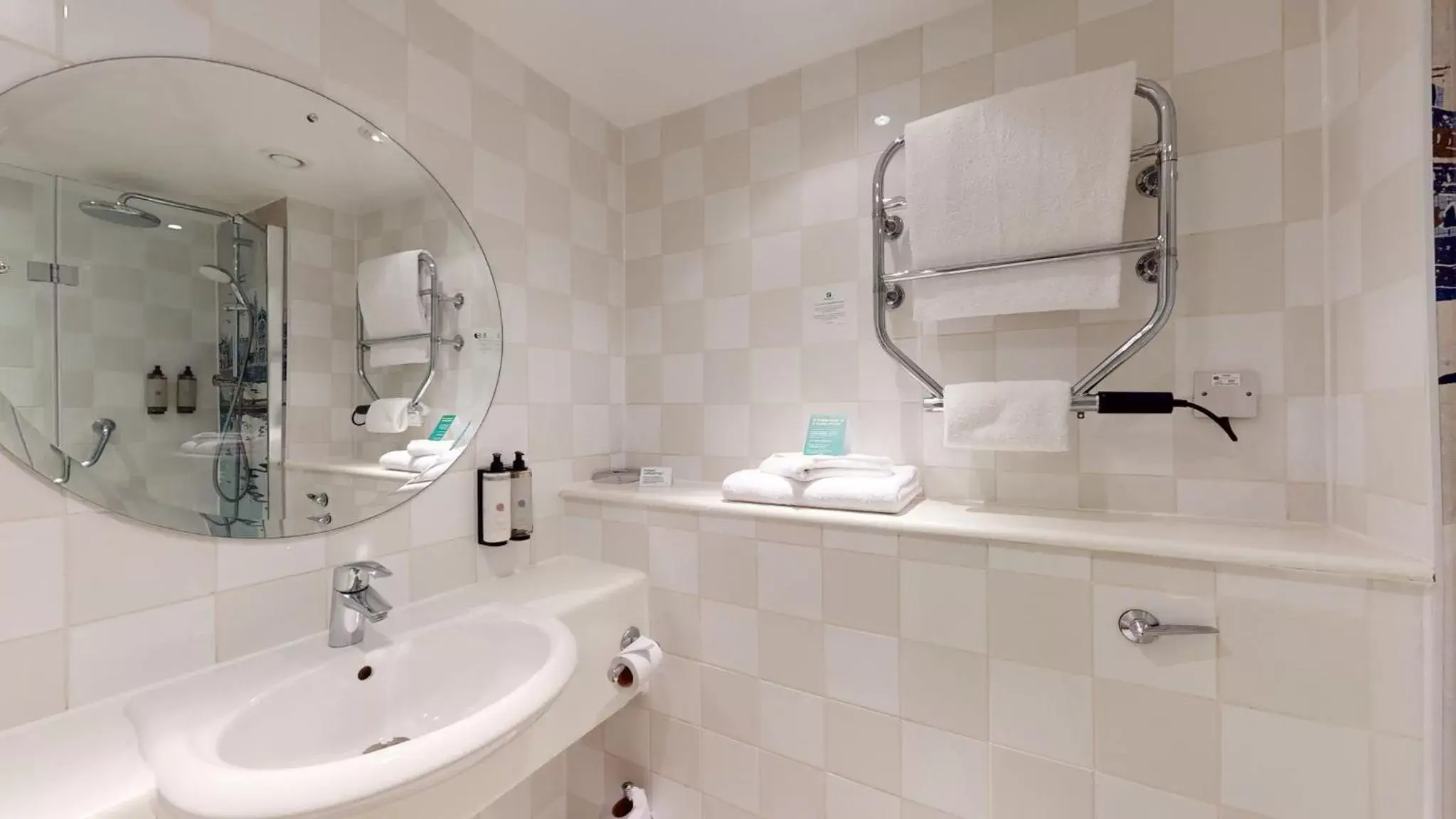 Bathroom in Holiday Inn Cambridge, an IHG Hotel