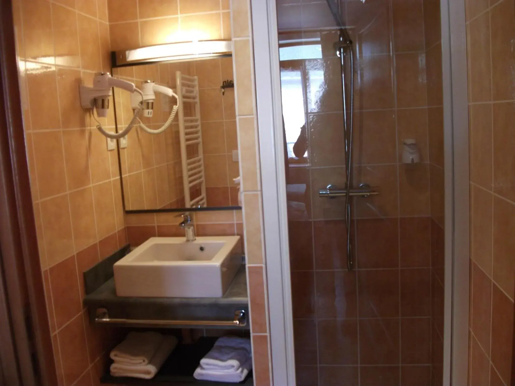 Bathroom in Au Relais Nivernais