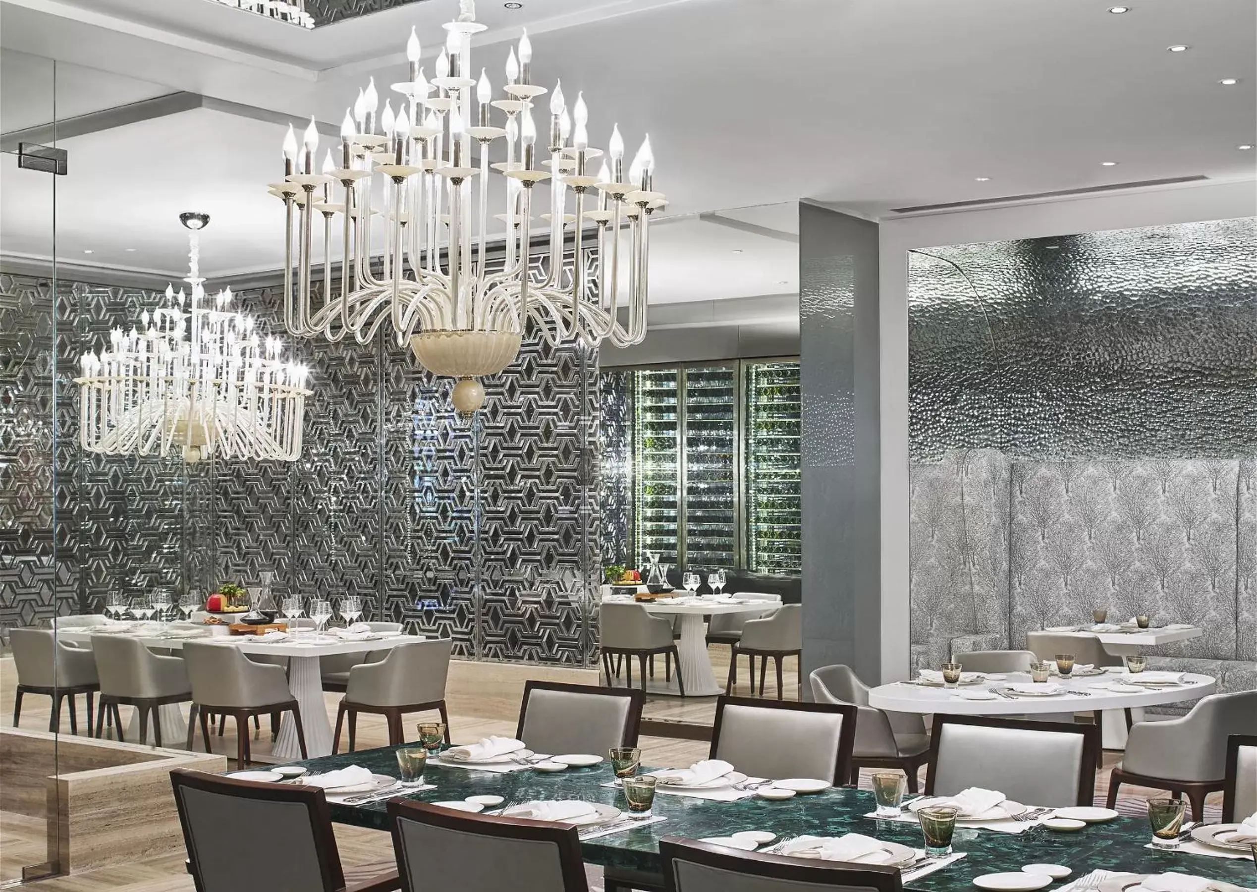 Restaurant/places to eat in Taj Santacruz Restaurant/places to eat in Taj Santacruz