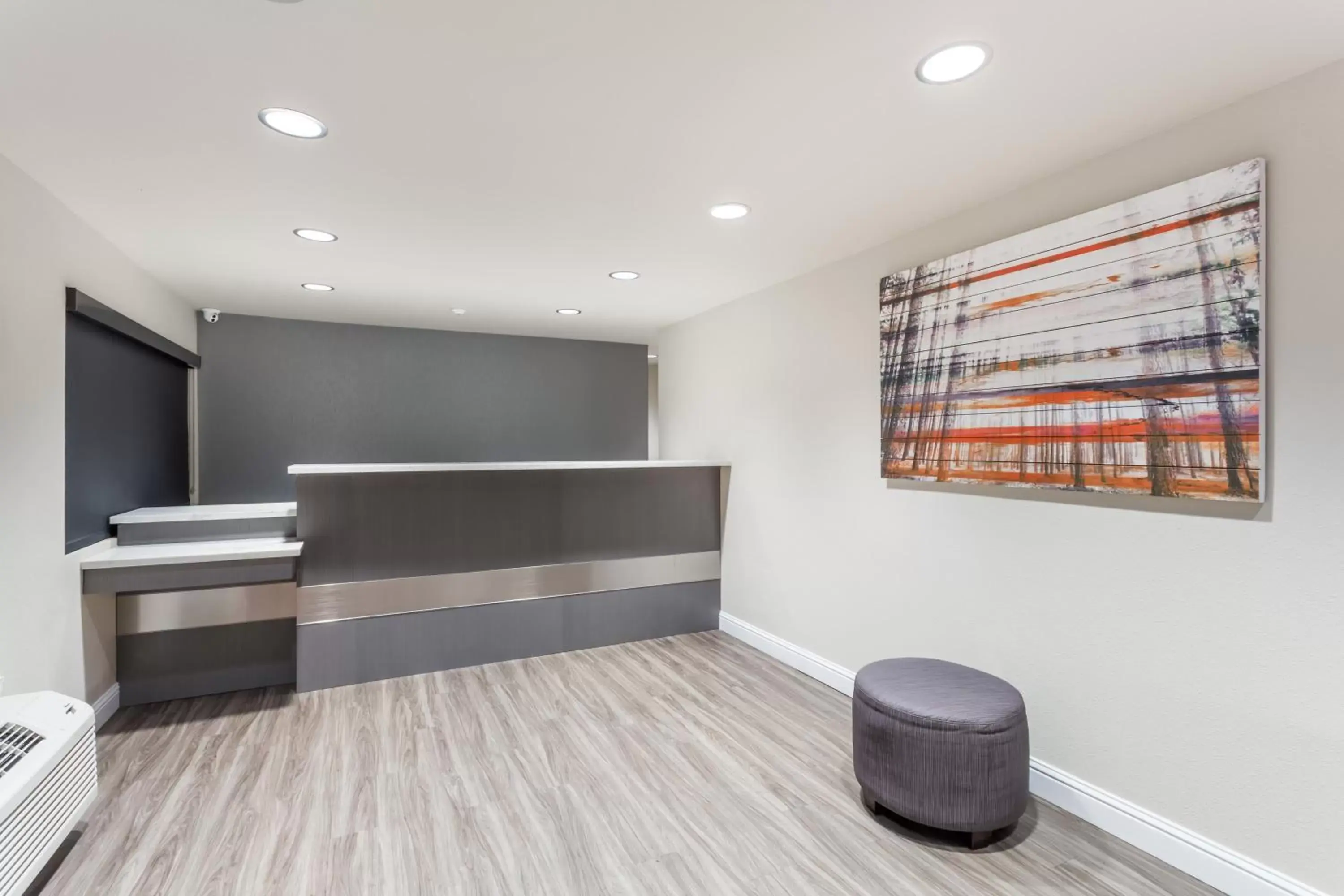 Lobby or reception in Days Inn by Wyndham Yosemite Area Lobby or reception in Days Inn by Wyndham Yosemite Area