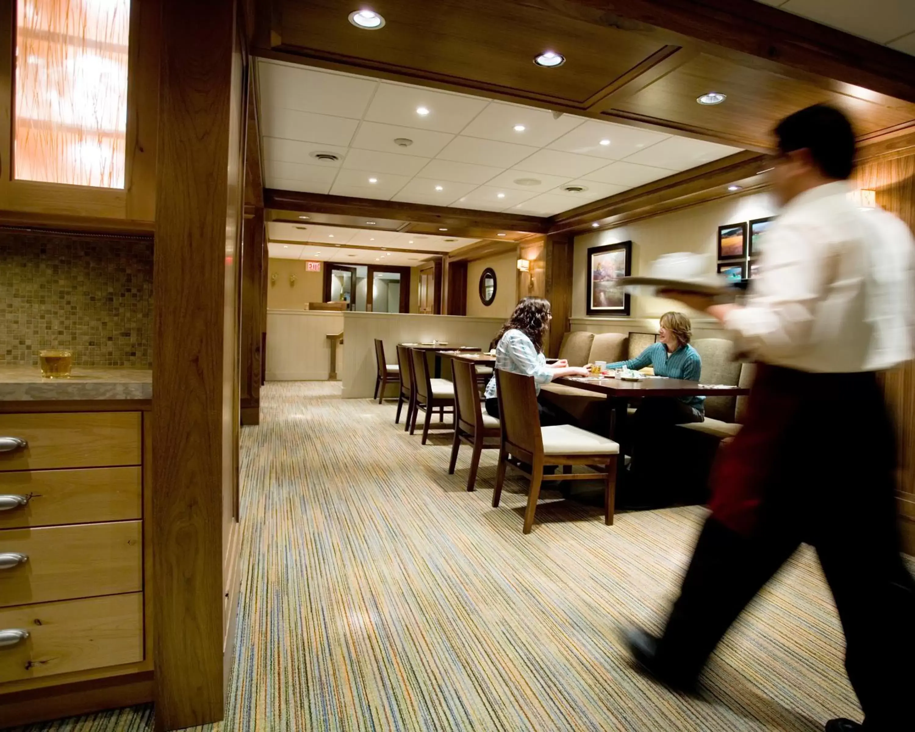 Restaurant/places to eat in Banff Aspen Lodge Restaurant/places to eat in Banff Aspen Lodge