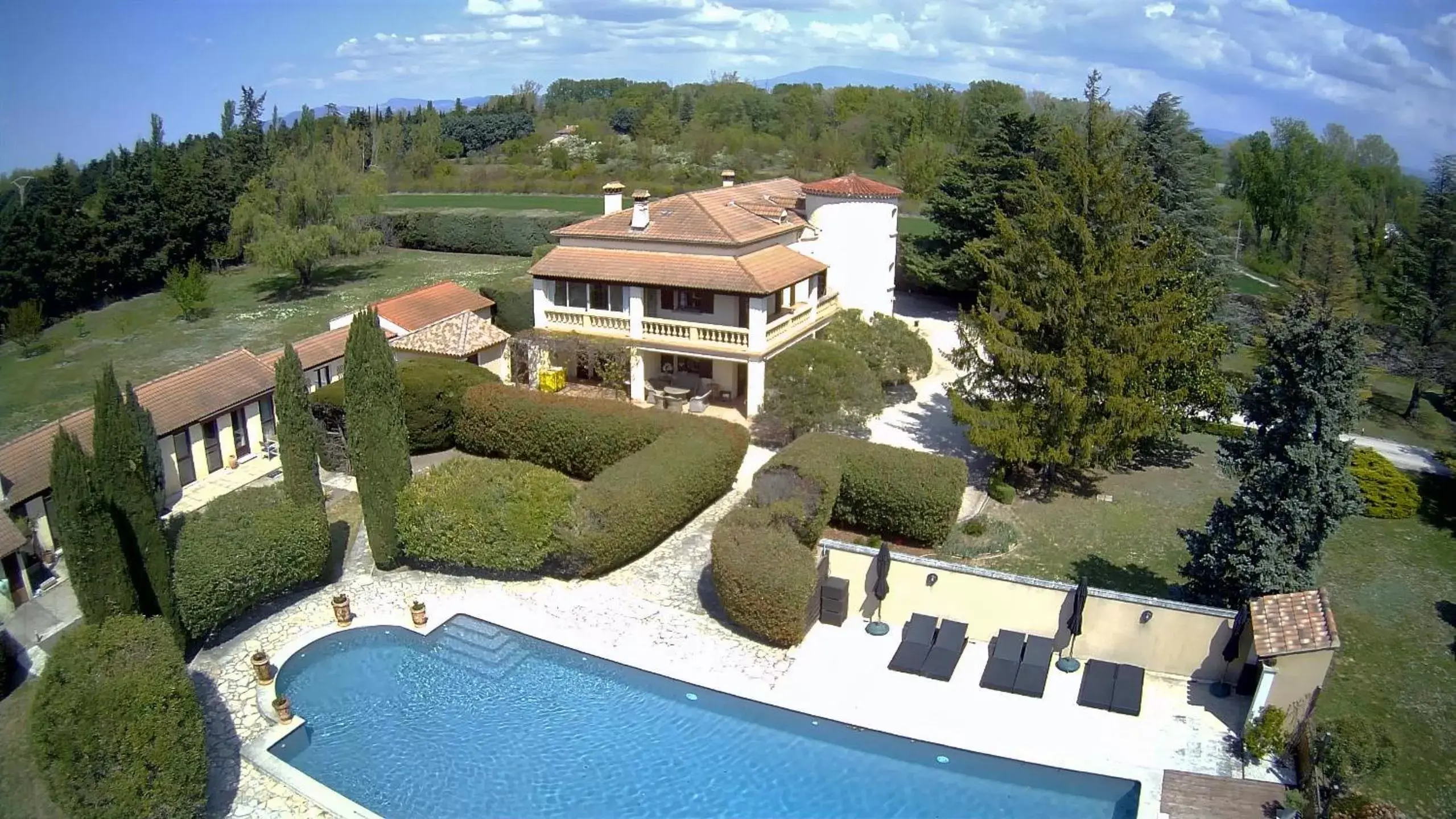 Property building, Bird's-eye View in Villa Liberty