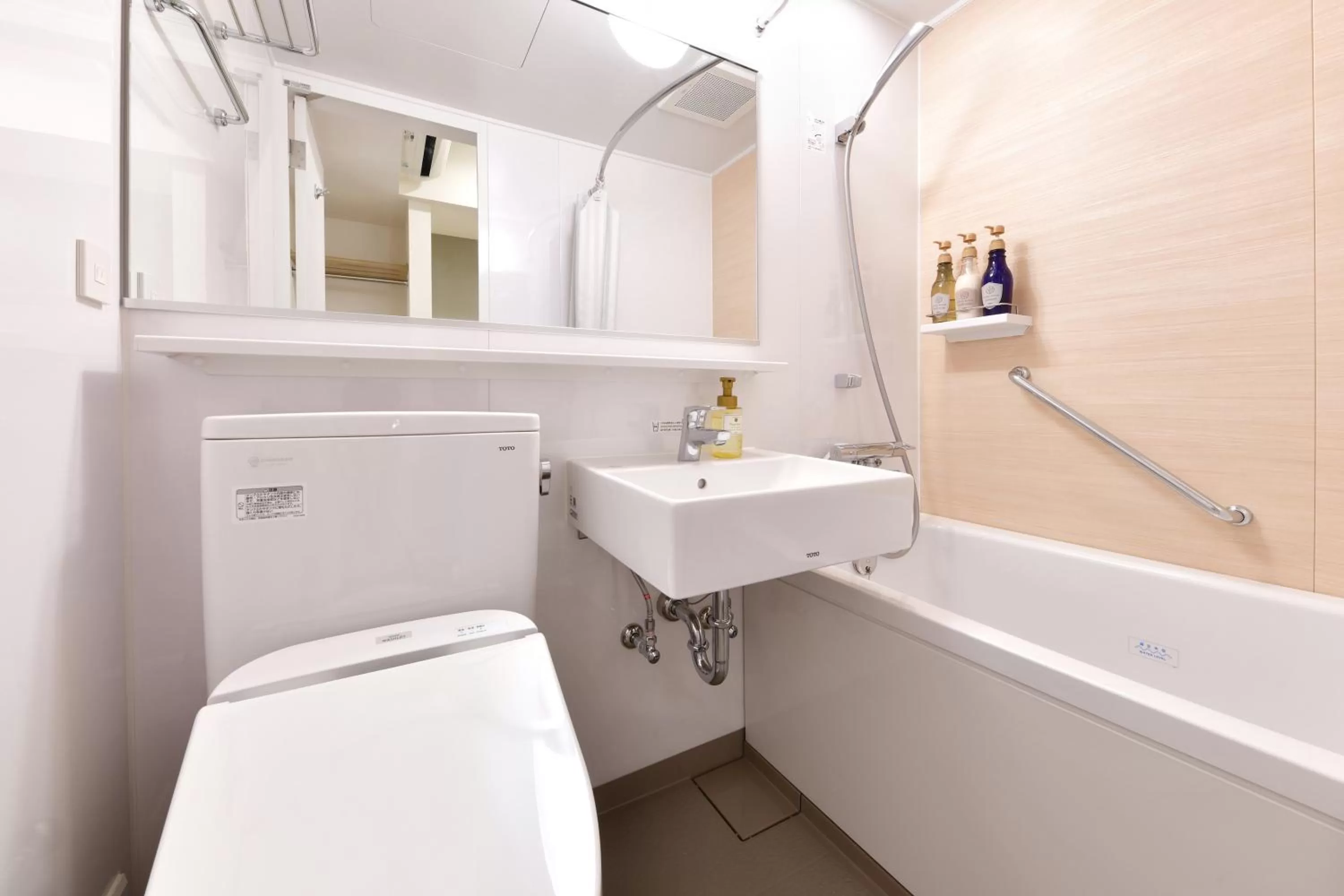 Shower in Vessel Inn Sakae Station