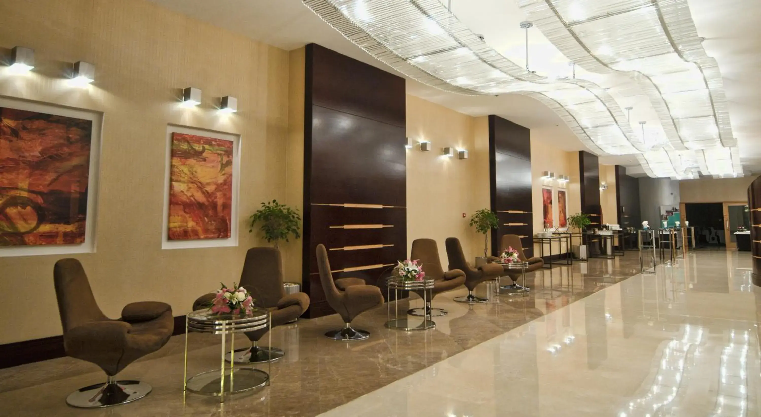 Lobby or reception, Restaurant/Places to Eat in City Seasons Hotel & Suites Muscat