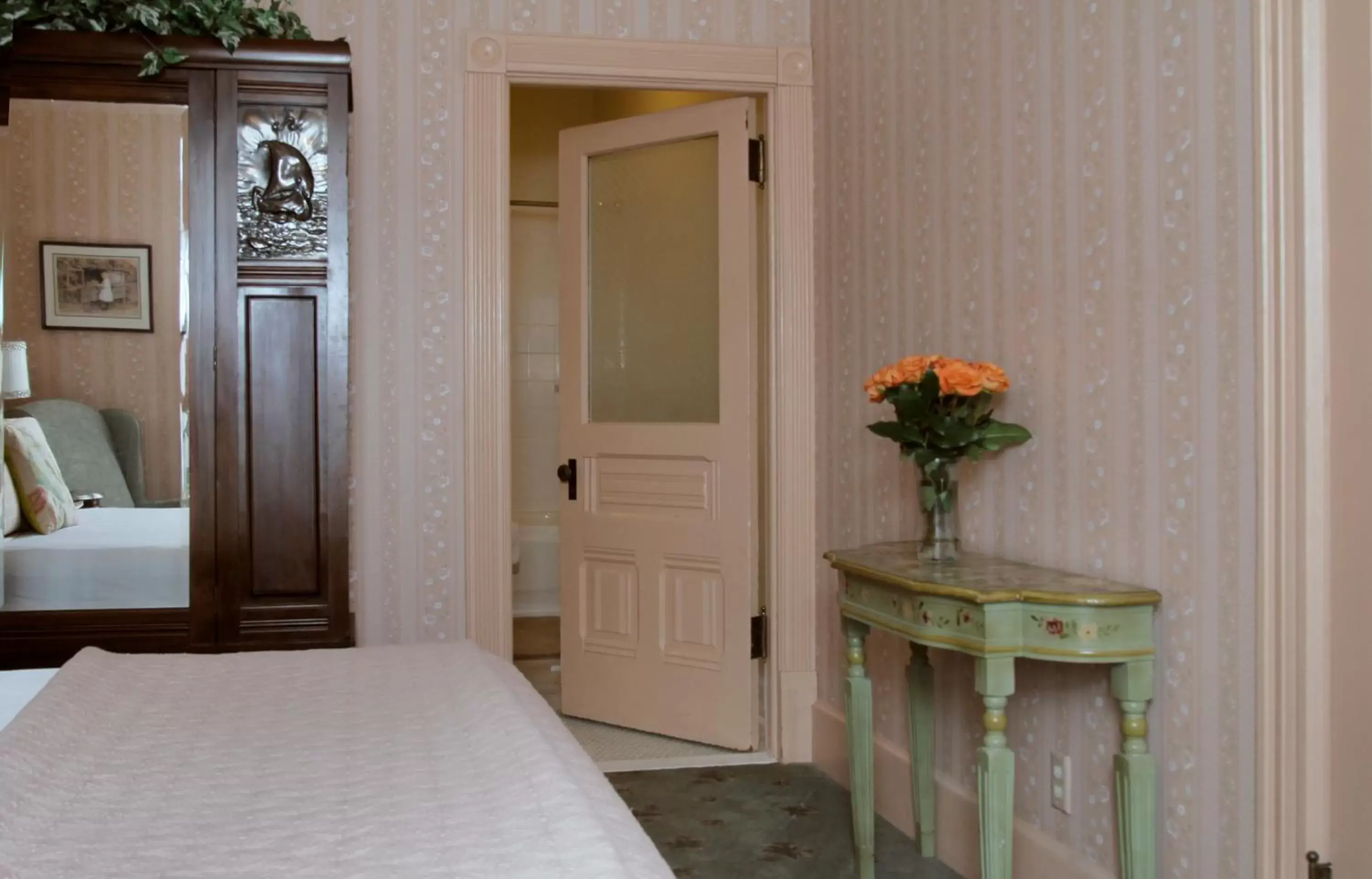 Decorative detail, Bed in Victorian Inn