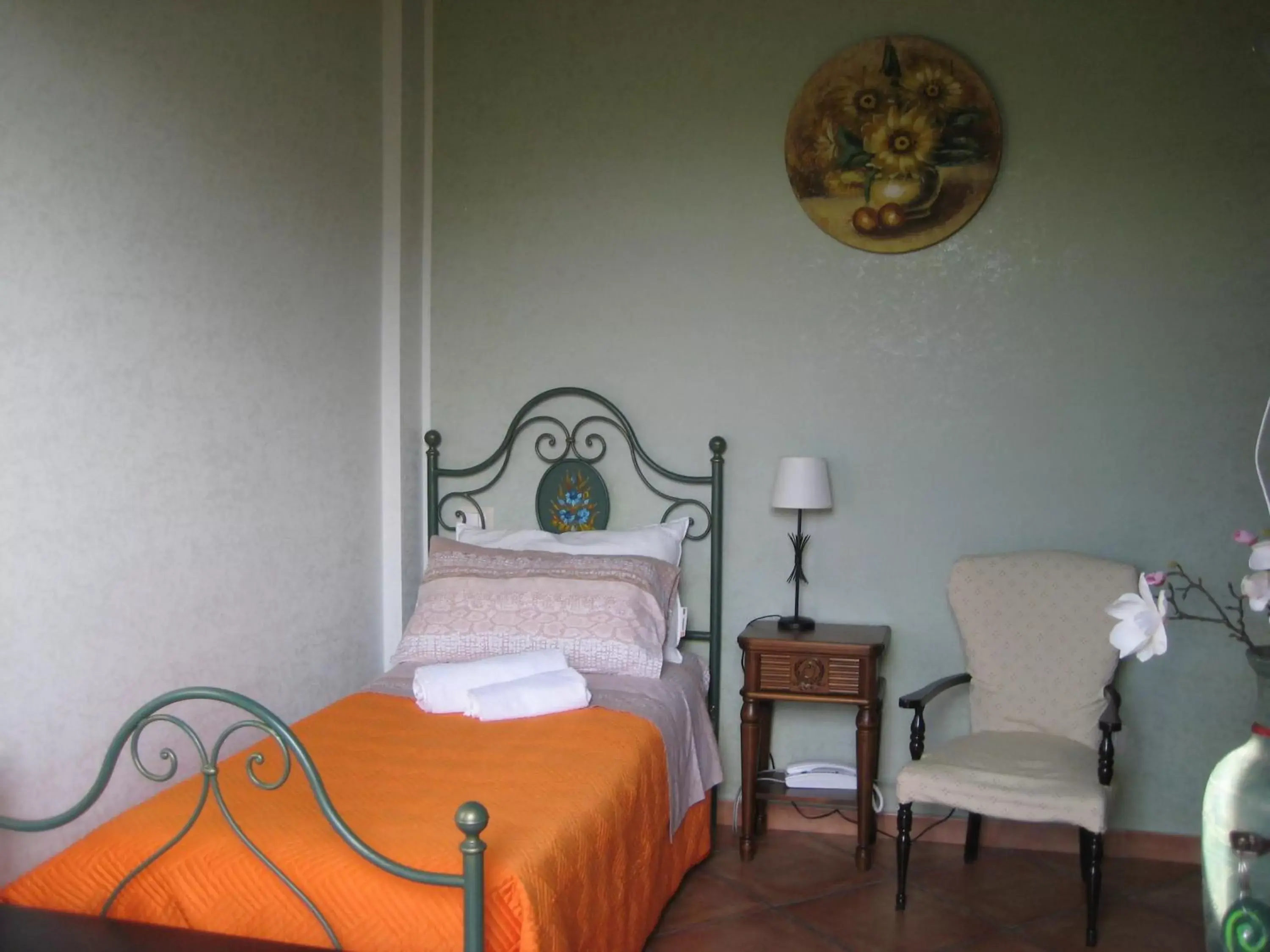 Photo of the whole room, Bed in Oasi del Lago