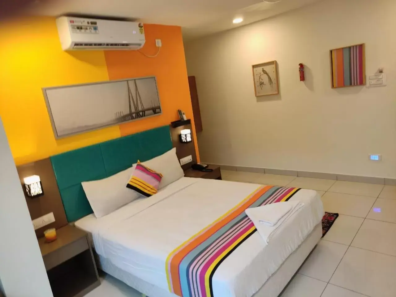 Deluxe Double Room with 10% Discount on Food and Beverages - single occupancy in Hotel White Fields Hitec City, Hyderabad Deluxe Double Room with 10% Discount on Food and Beverages - single occupancy in Hotel White Fields Hitec City, Hyderabad