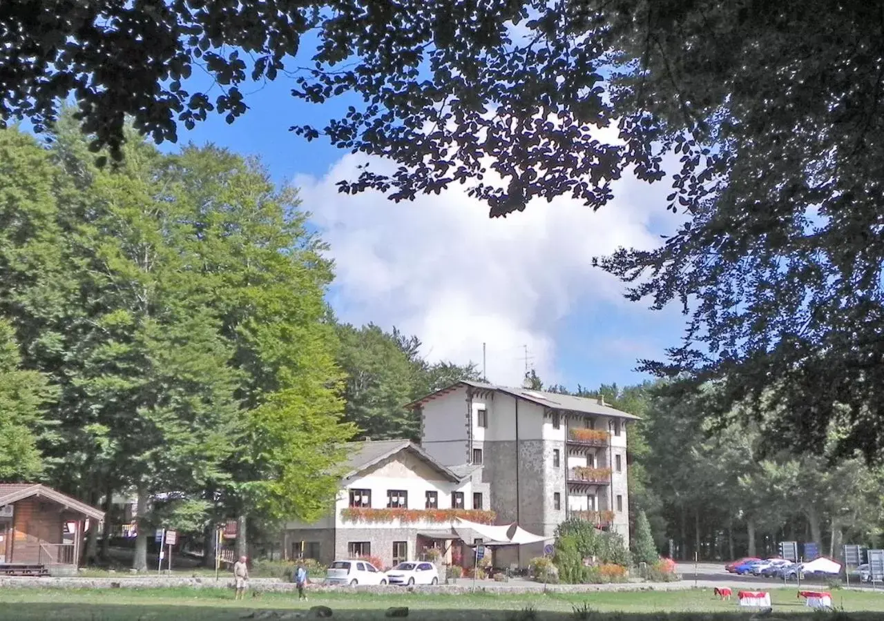 Facade/entrance, Property Building in Albergo Le Macinaie - Monte Amiata