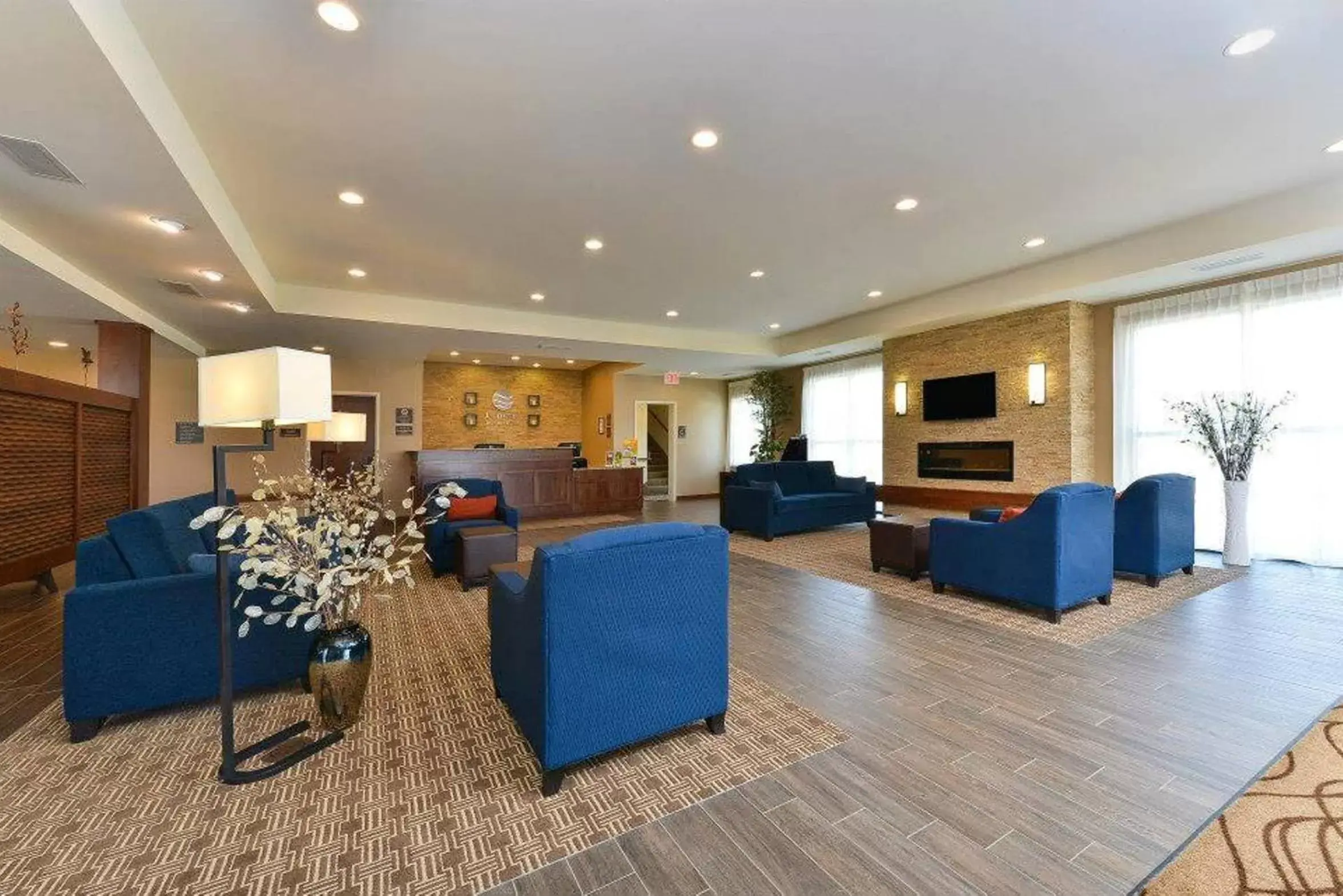 Lobby or reception, Seating Area in Comfort Inn & Suites Avera Southwest