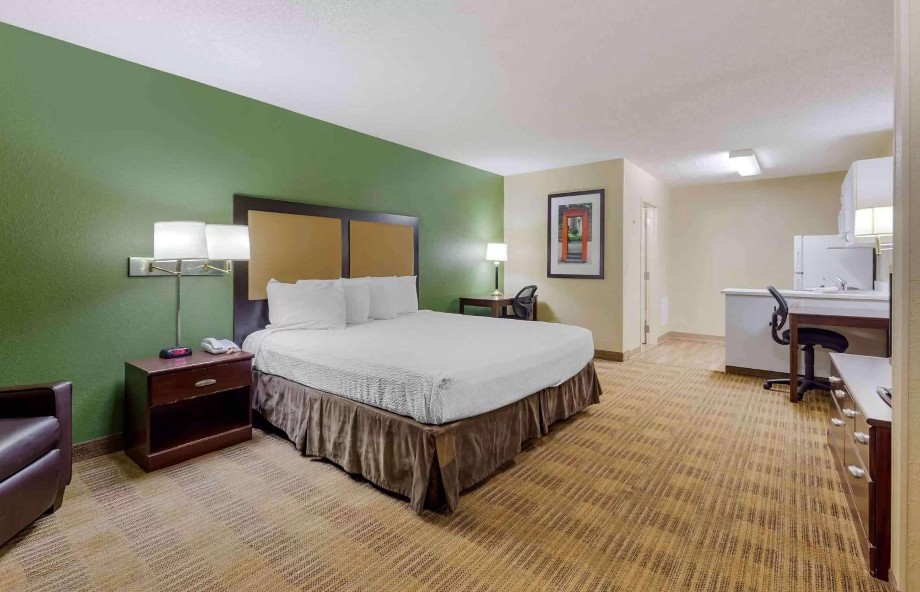 Studio with 1 King Bed - Non-Smoking in Extended Stay America Select Suites - Fayetteville - Owen Dr