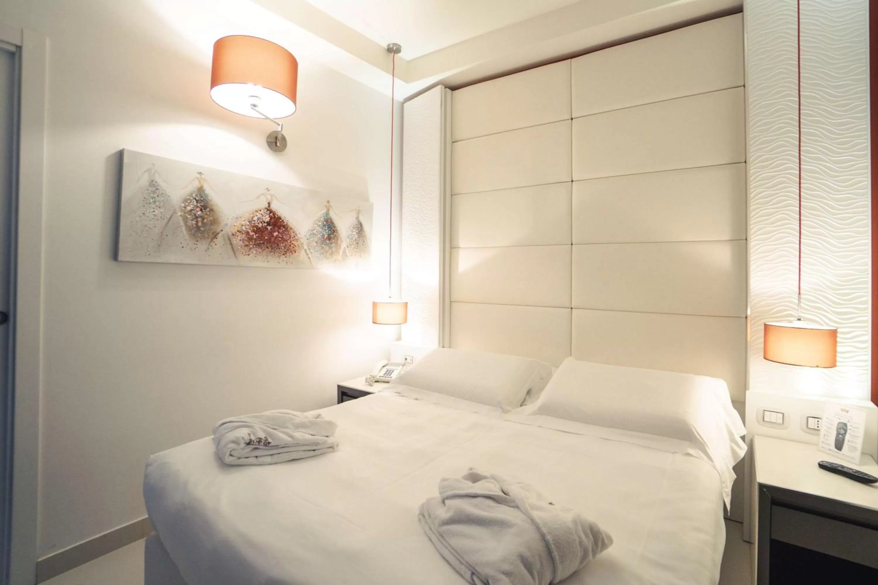 Photo of the whole room, Bed in Best Western Plus Hotel Perla Del Porto