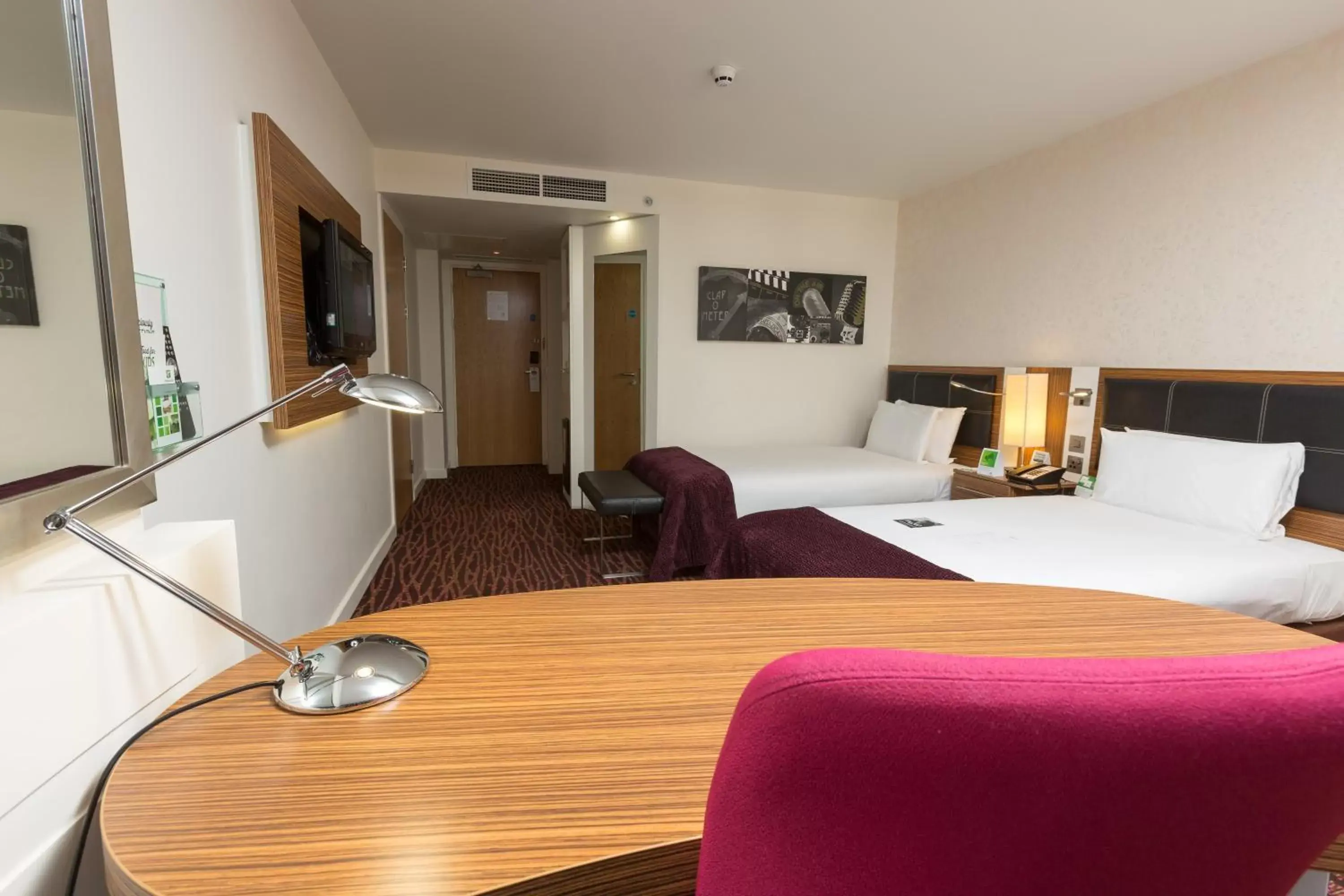 Photo of the whole room, Bed in Holiday Inn Manchester-Mediacityuk, an IHG Hotel