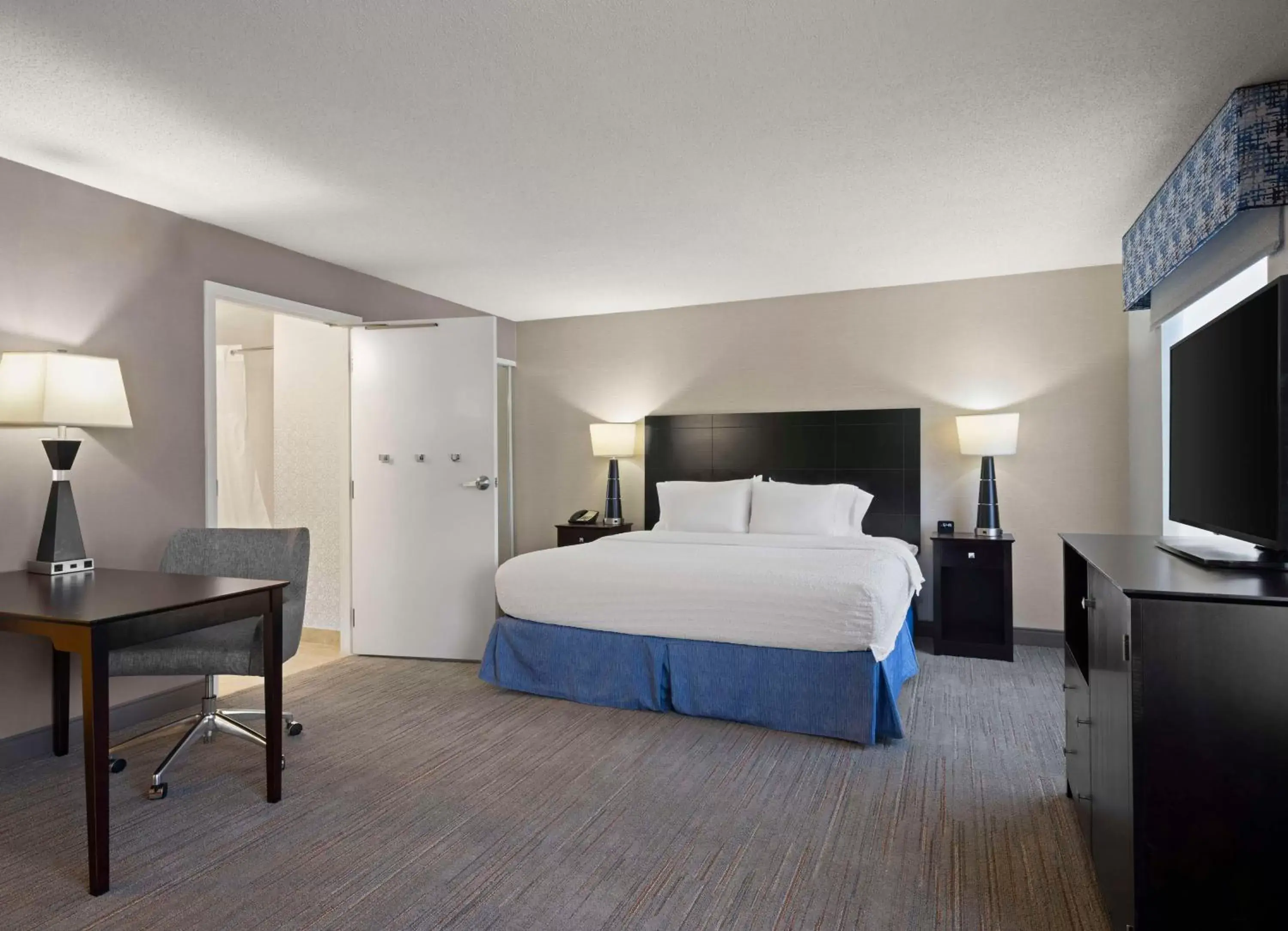 Bedroom, Bed in Hampton Inn & Suites Arundel Mills/Baltimore