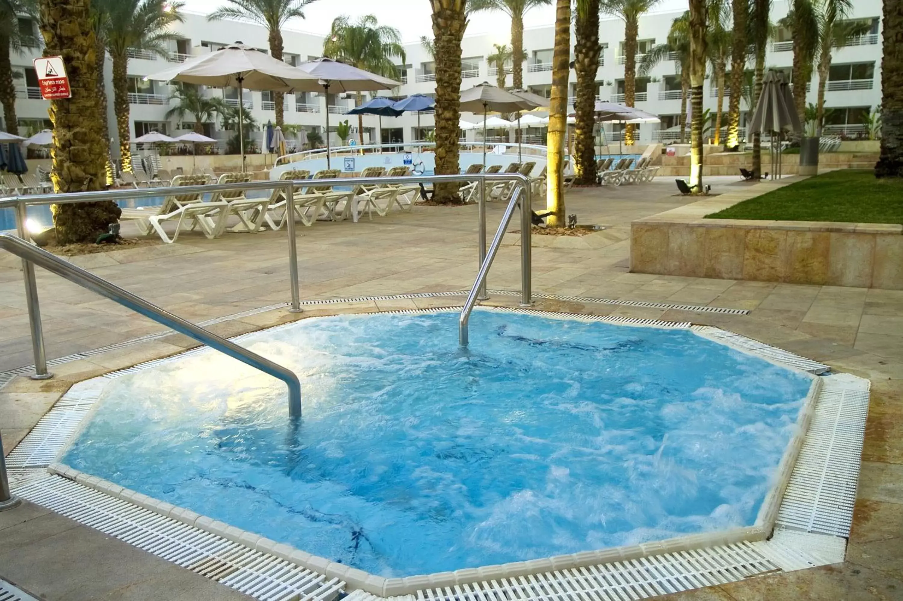 Hot Spring Bath, Swimming Pool in Leonardo Royal Resort Eilat