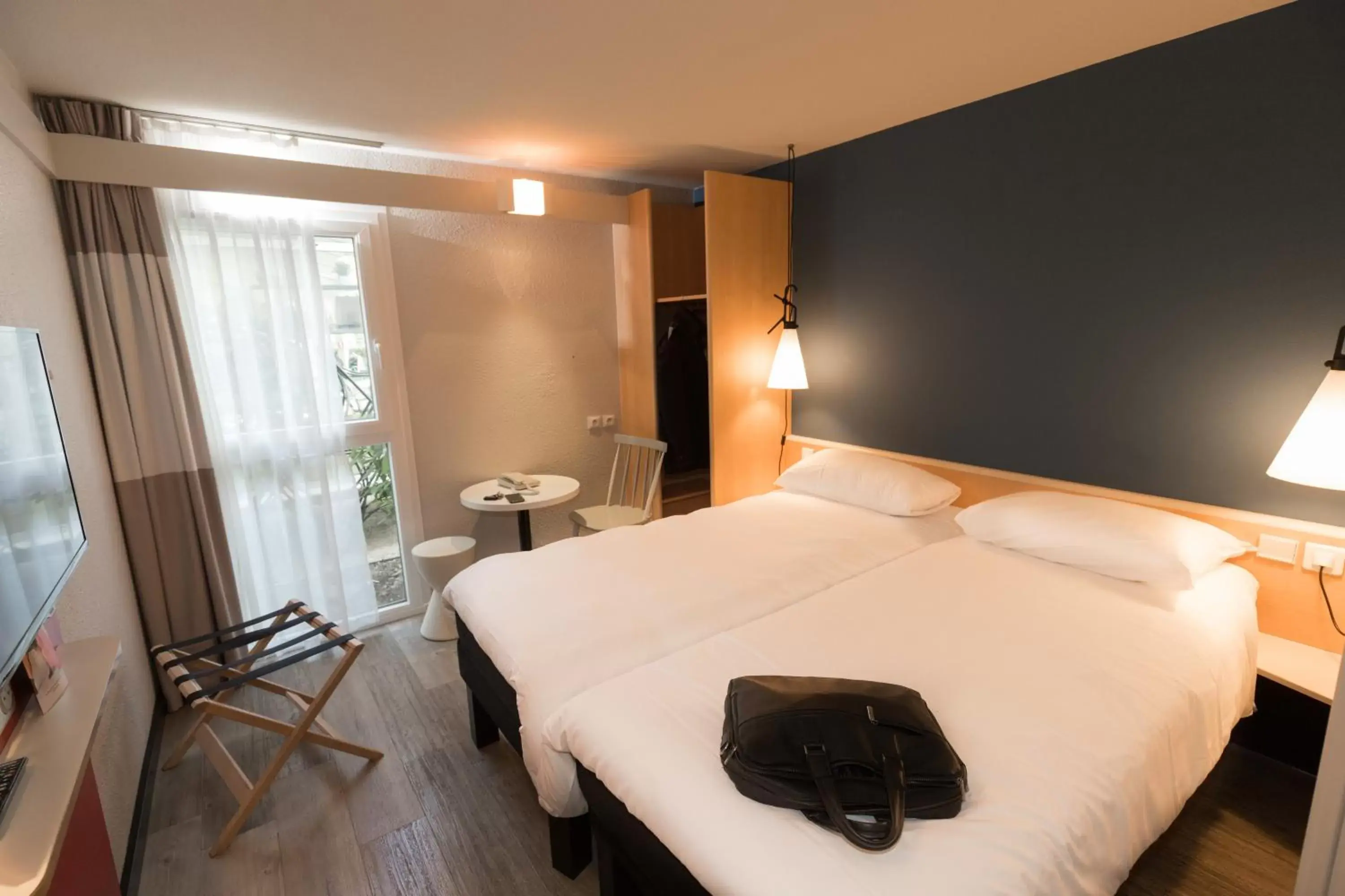 Bed in ibis Nantes Saint Herblain