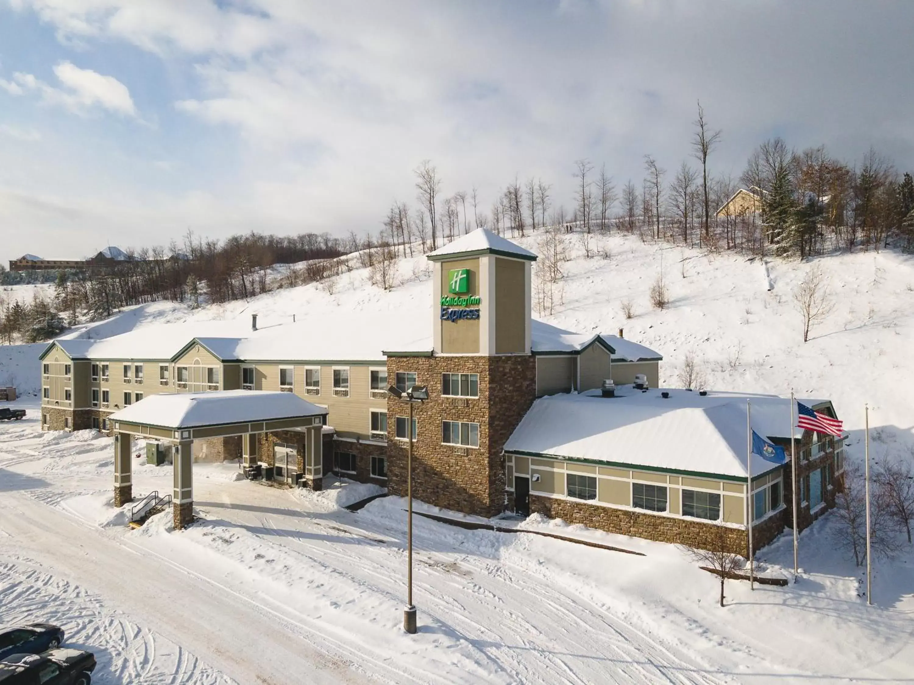 Property building, Winter in Holiday Inn Express Houghton-Keweenaw, an IHG Hotel