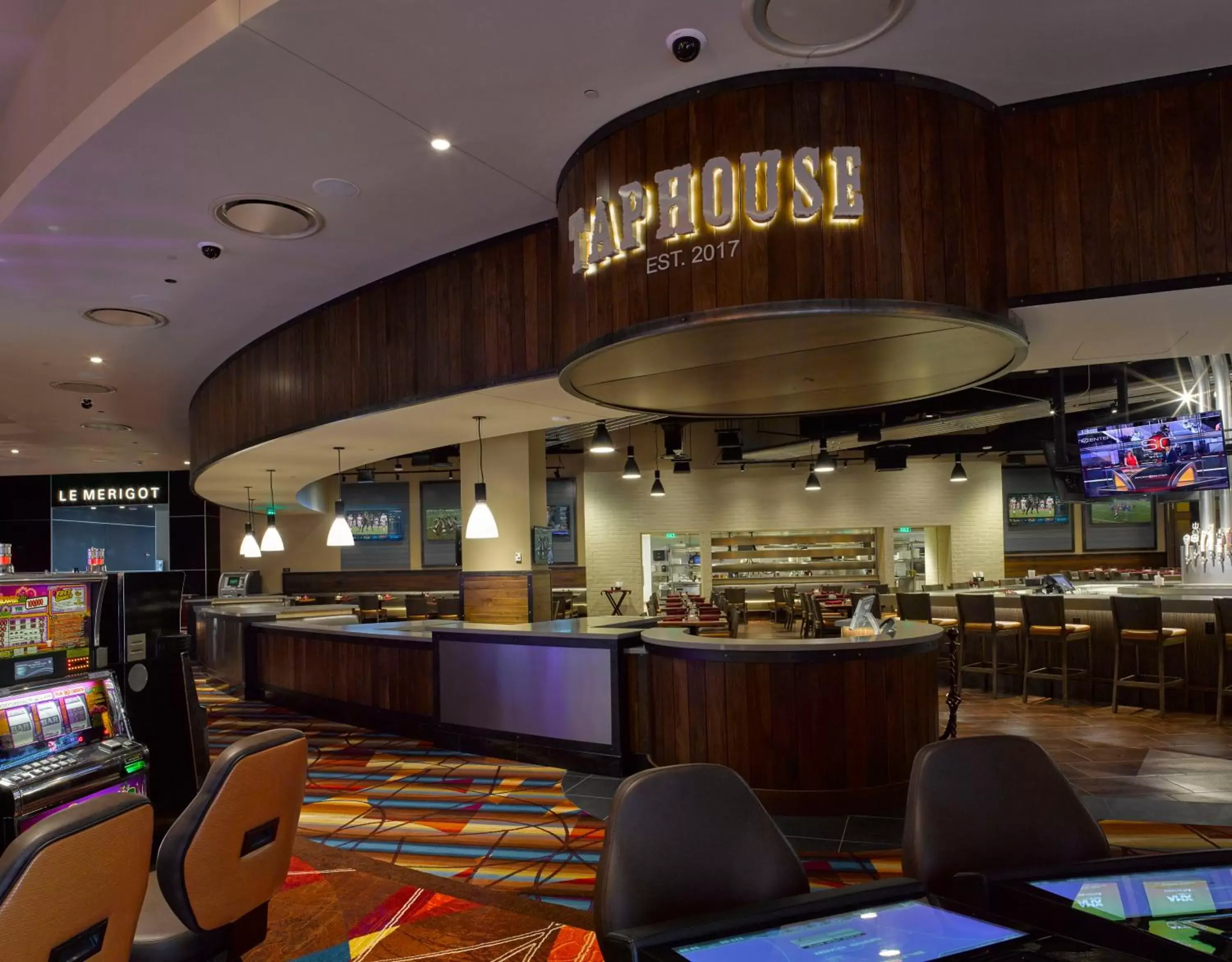Restaurant/Places to Eat in Bally's Evansville Casino & Hotel
