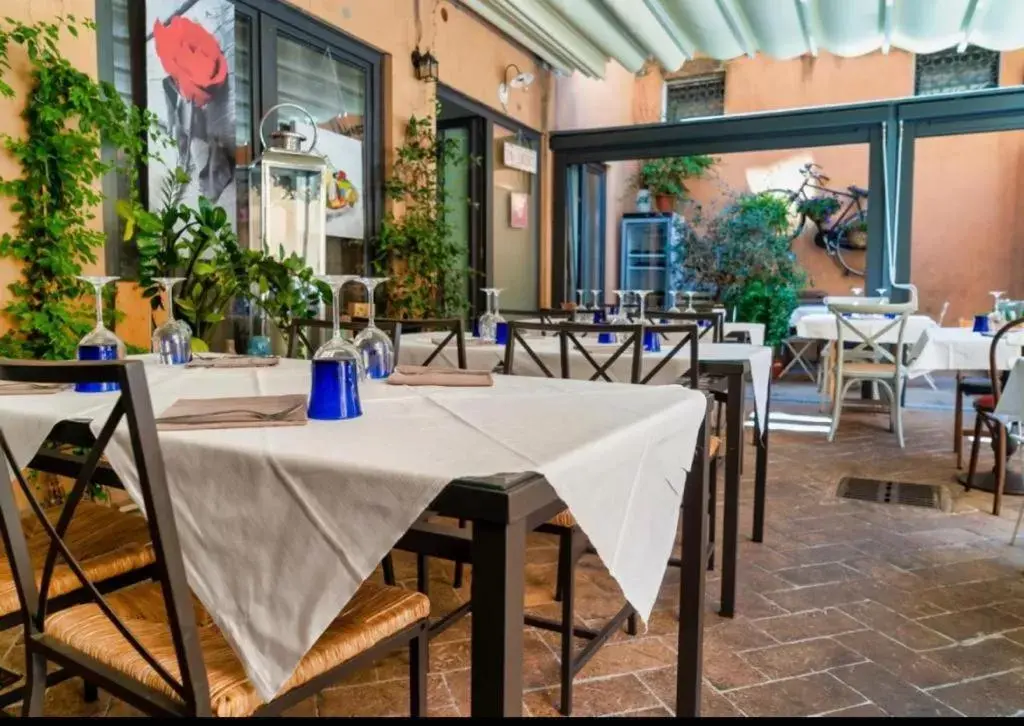 Restaurant/Places to Eat in Hotel Casa Mia