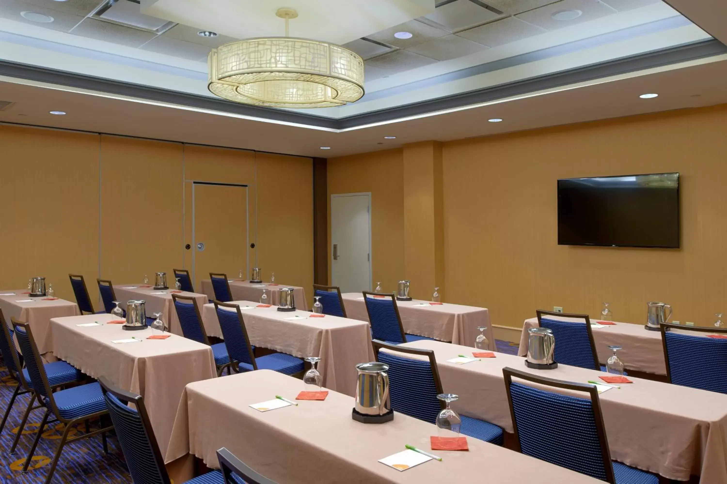 Meeting/conference room in Courtyard by Marriott Hanover Lebanon