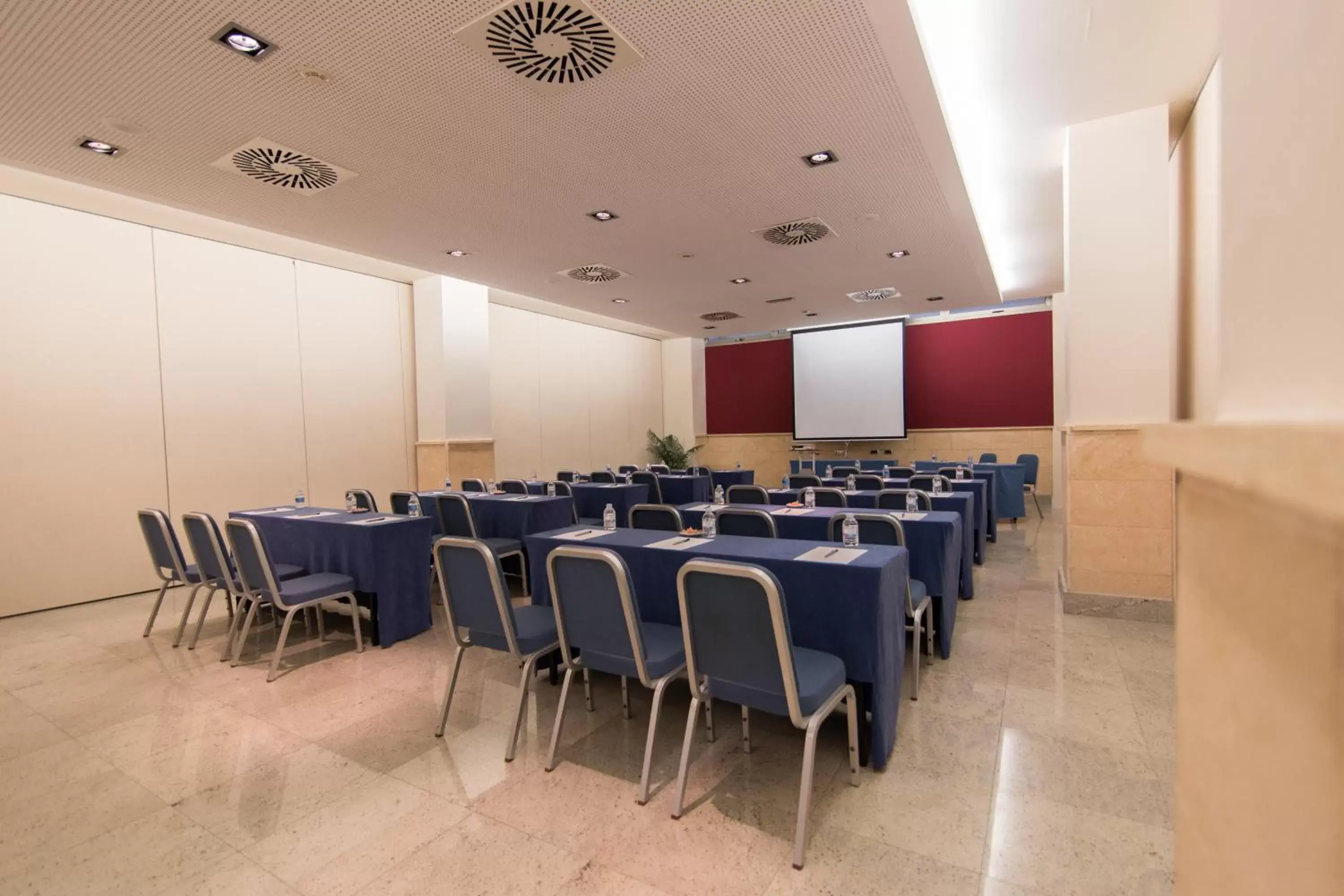 Business facilities in Hotel Mas Camarena