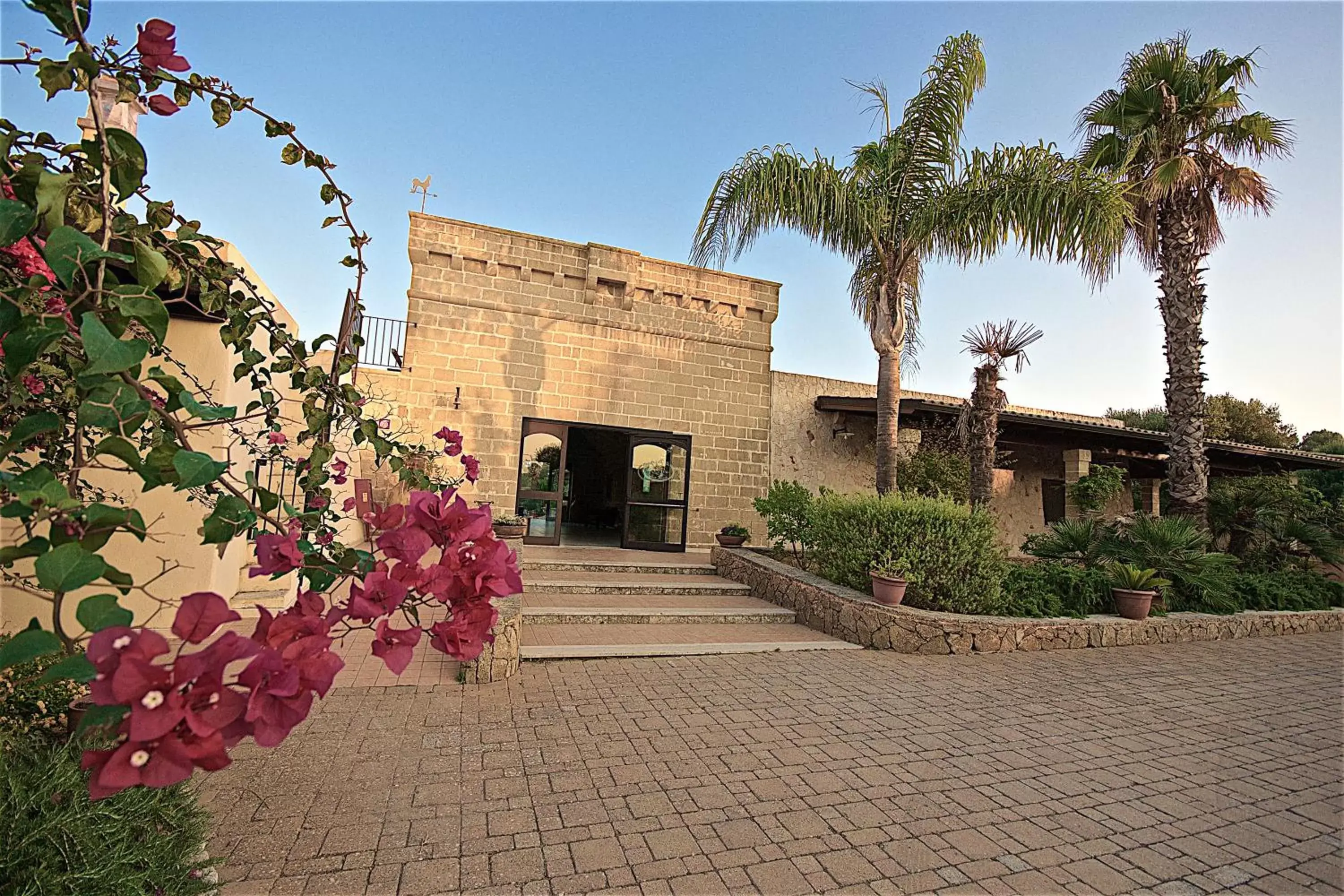 Garden, Facade/Entrance in Hotel Masseria Le Pajare