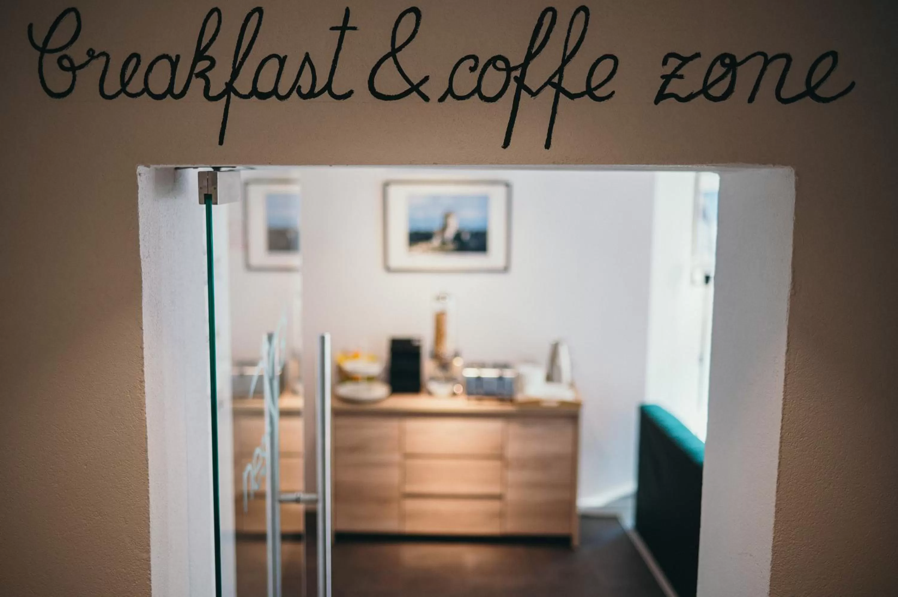 Restaurant/places to eat in Nest Guesthouse