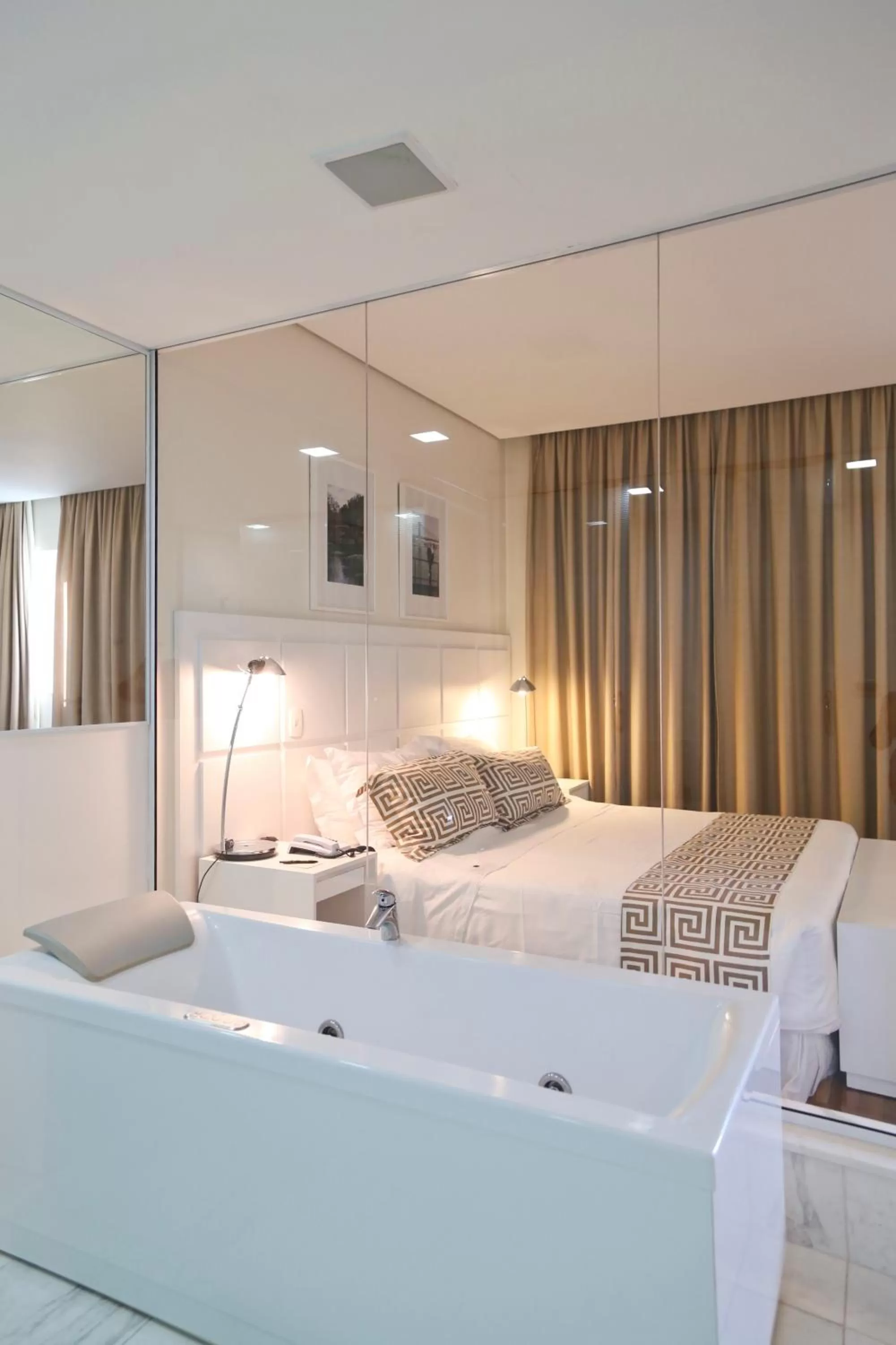 Hot Tub, Bed in Vitória Hotel Concept Campinas