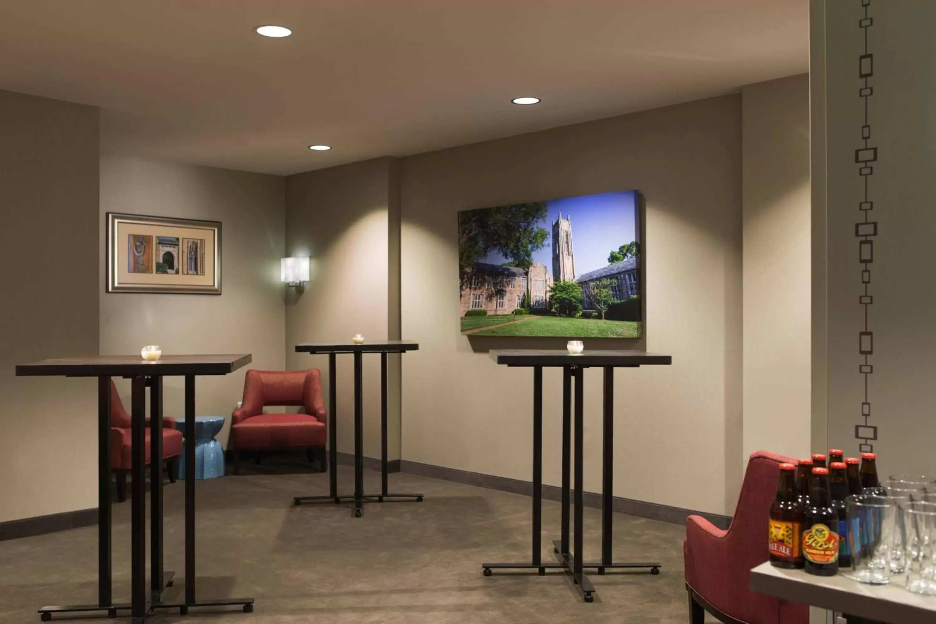 Meeting/conference room, TV/Entertainment Center in SpringHill Suites by Marriott Nashville Vanderbilt/West End