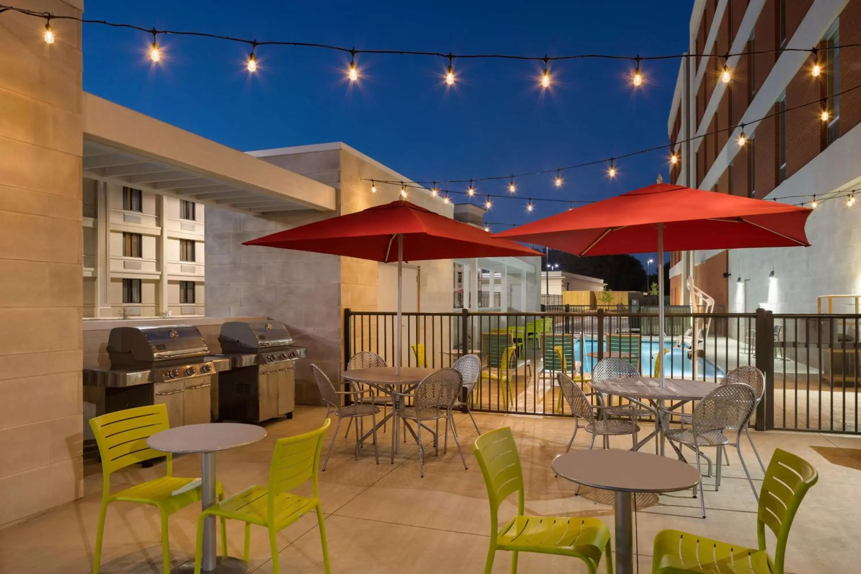 Patio, Restaurant/Places to Eat in Home2 Suites by Hilton Charlotte Airport