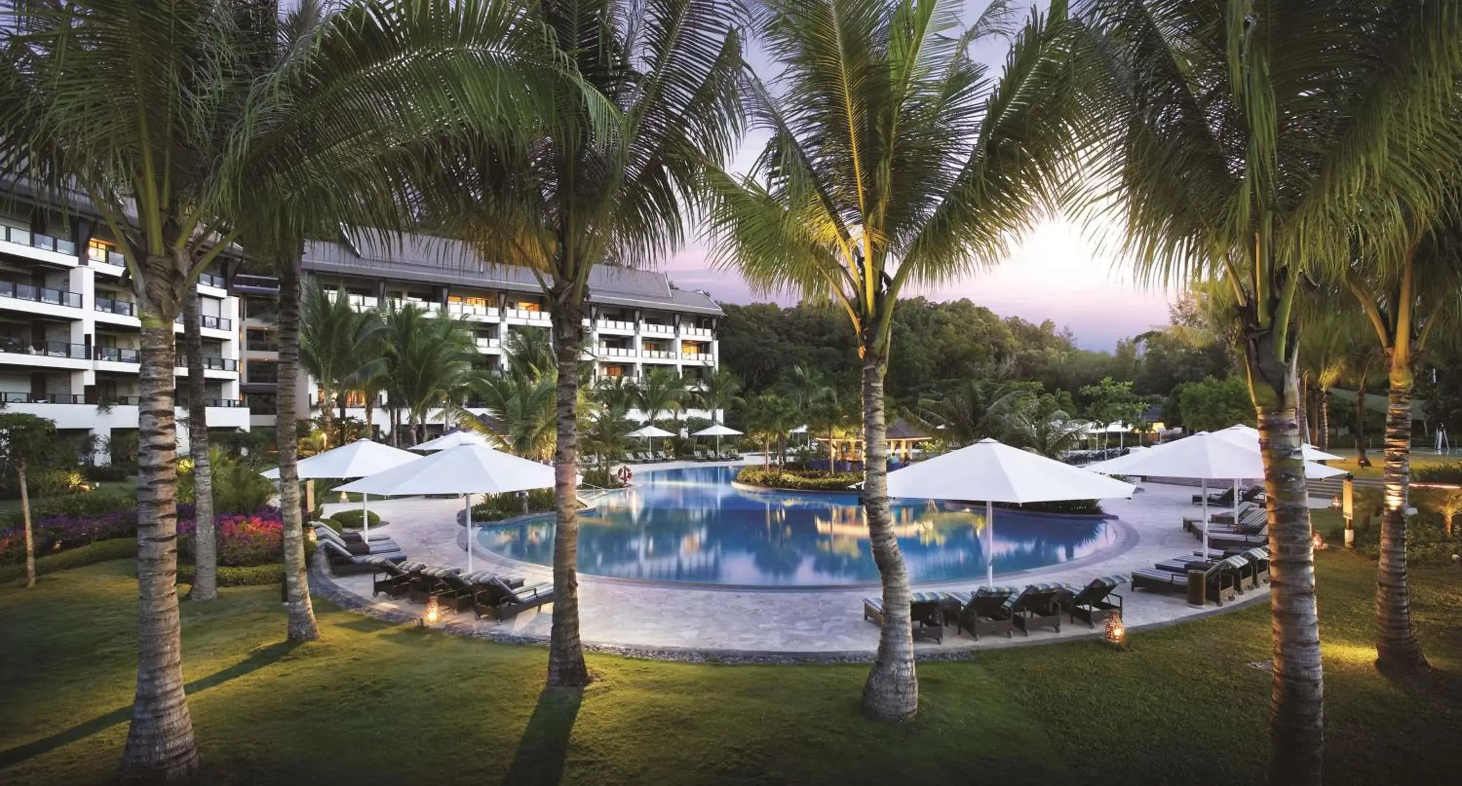 Activities, Pool View in Shangri-La Rasa Ria, Kota Kinabalu