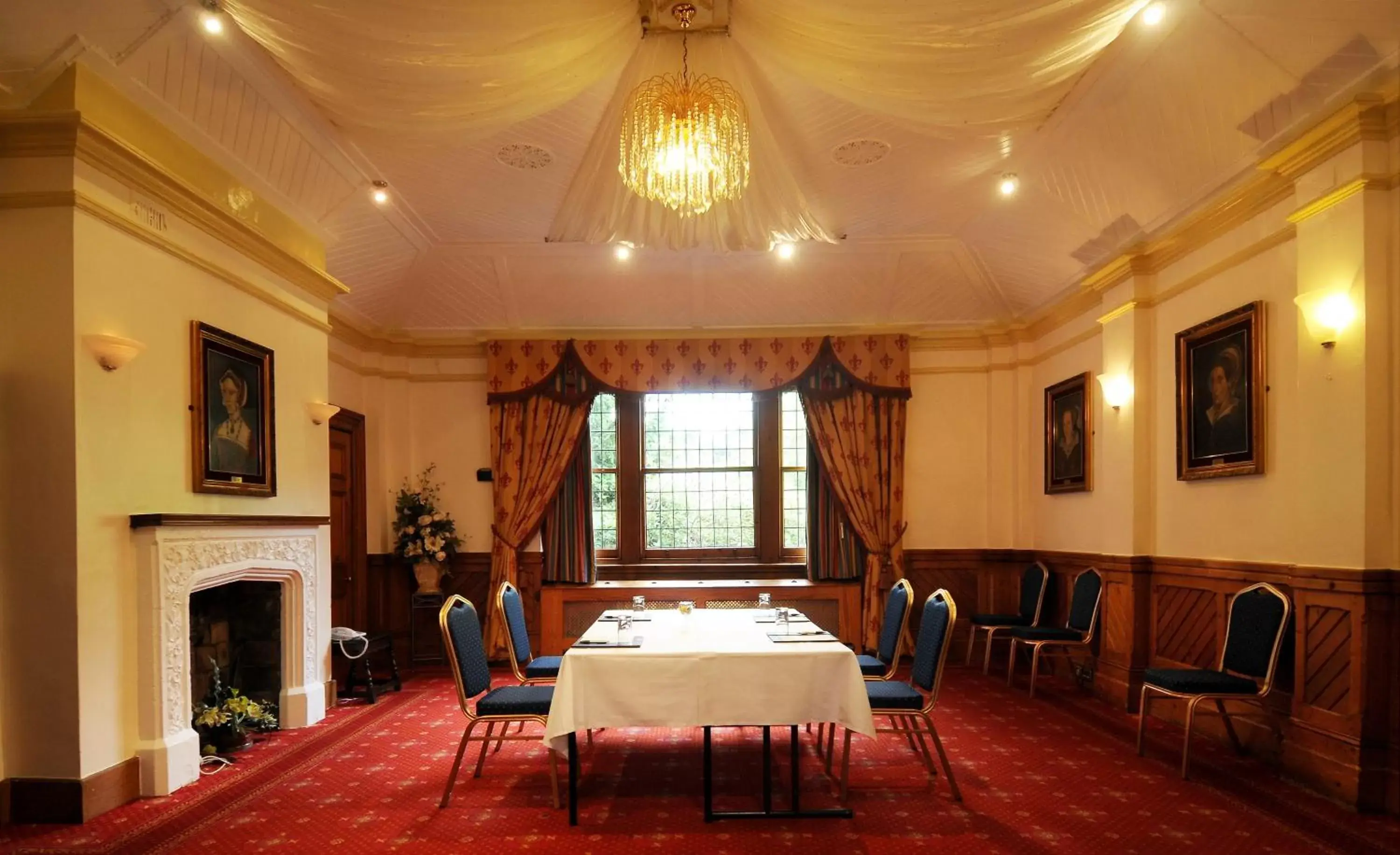 Meeting/conference room, Restaurant/Places to Eat in Marygreen Manor