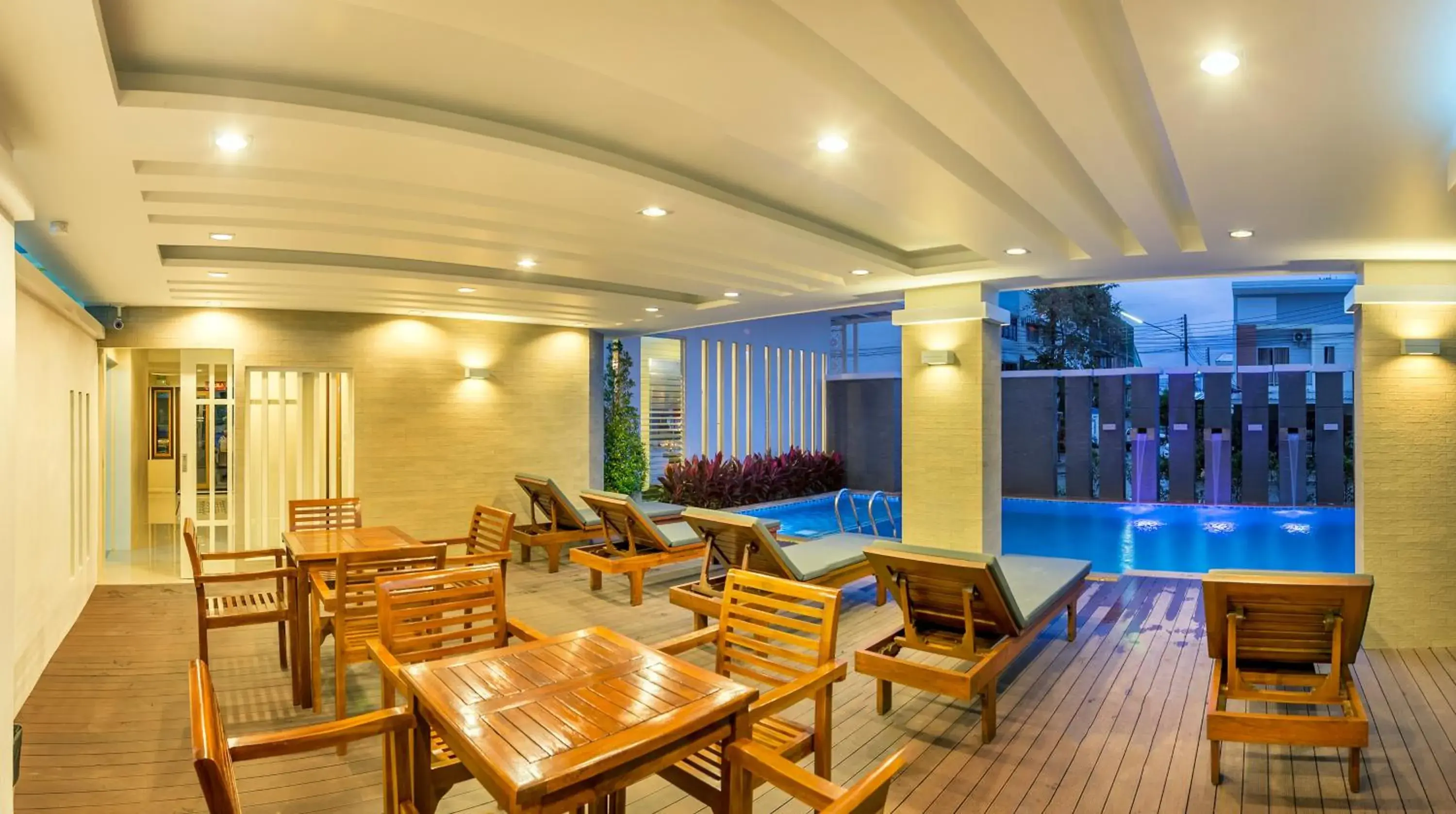 Swimming pool in Ratana Hotel Rassada, PHUKET TOWN- SHA Extra Plus Swimming pool in Ratana Hotel Rassada, PHUKET TOWN- SHA Extra Plus