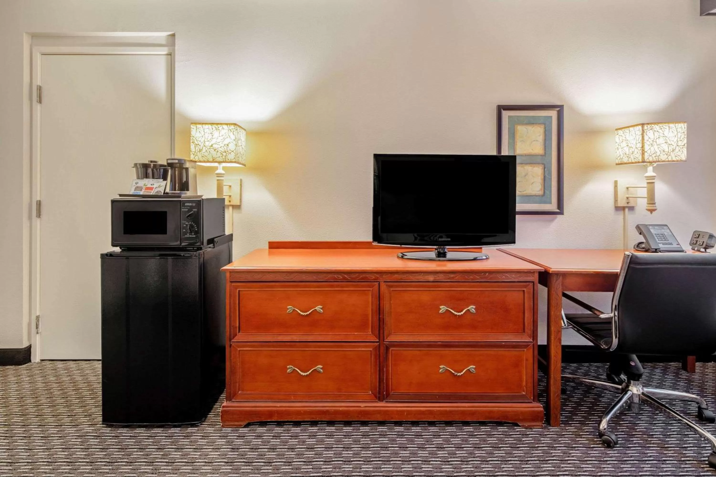 Photo of the whole room in La Quinta by Wyndham Naples East (I-75)