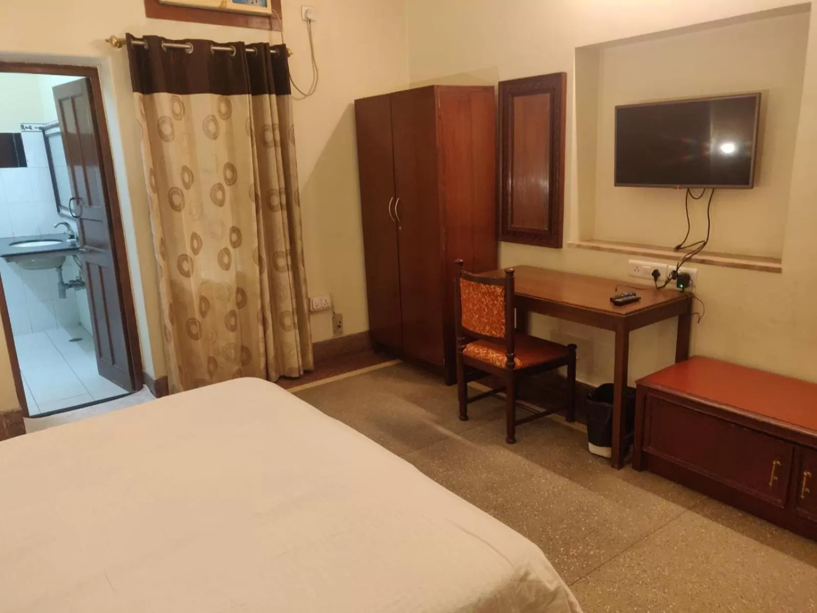 Bed in Hotel H R Palace