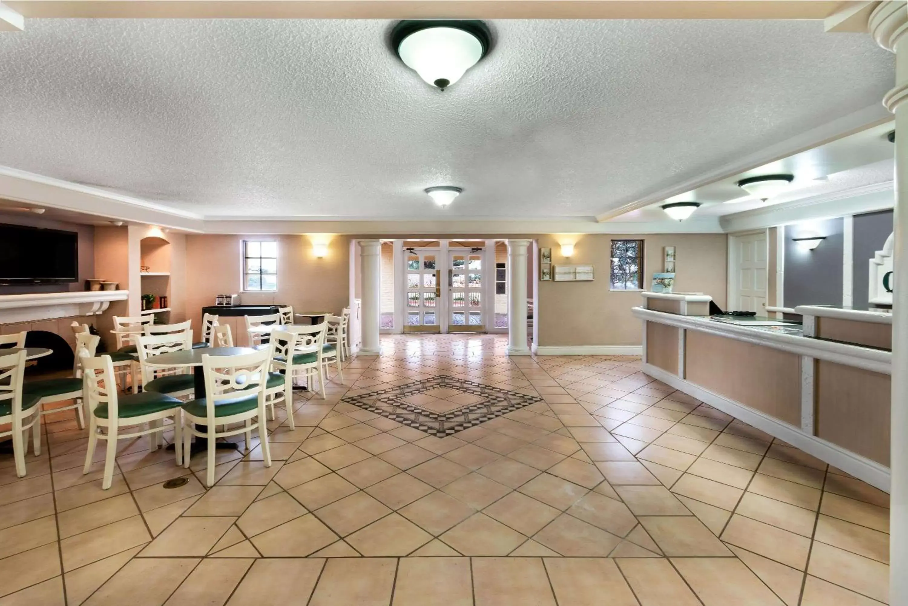 Lobby or reception, Restaurant/Places to Eat in La Quinta Inn by Wyndham Albuquerque Northeast