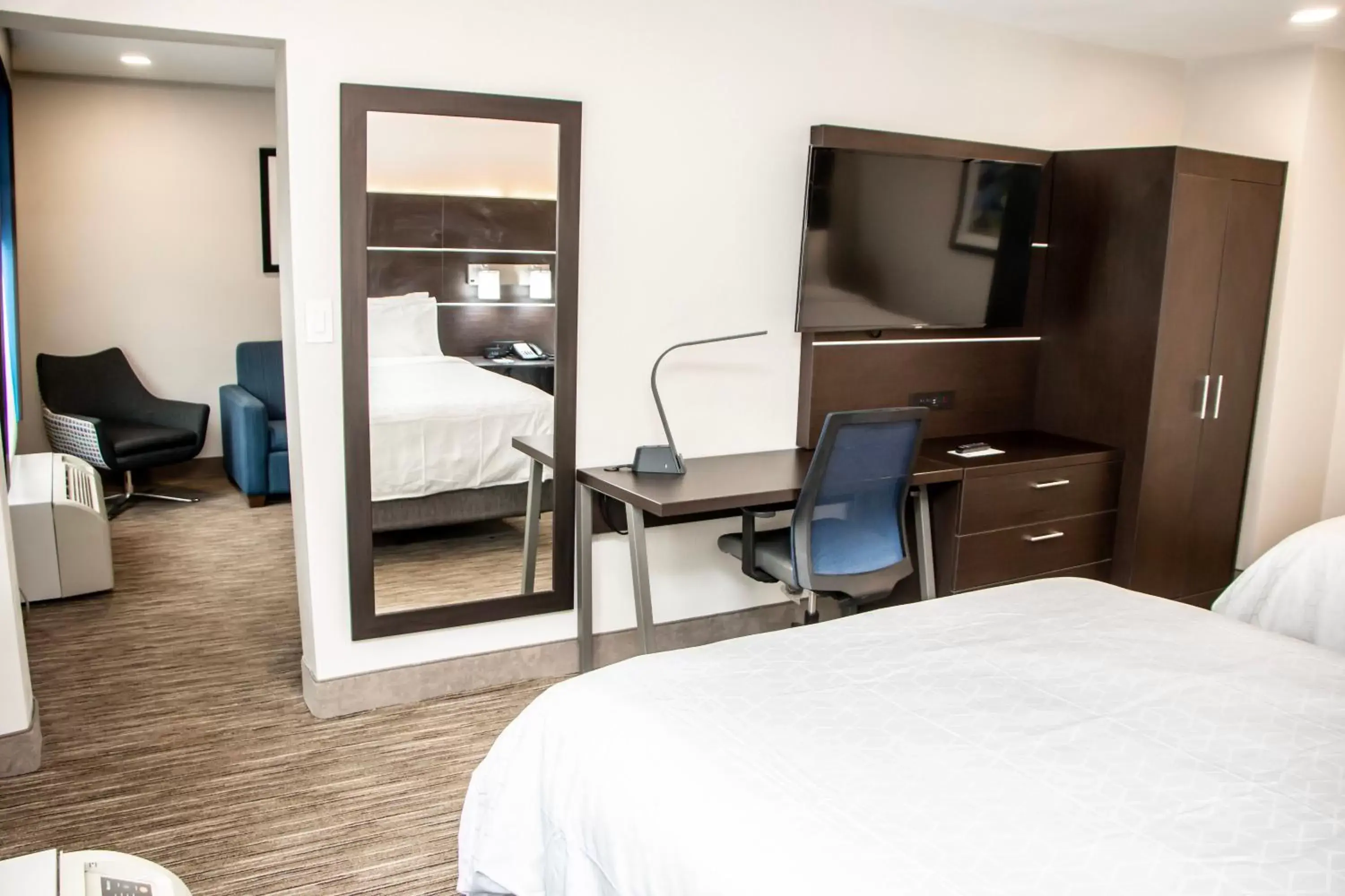 Photo of the whole room, Bed in Holiday Inn Express - Allentown North, an IHG Hotel