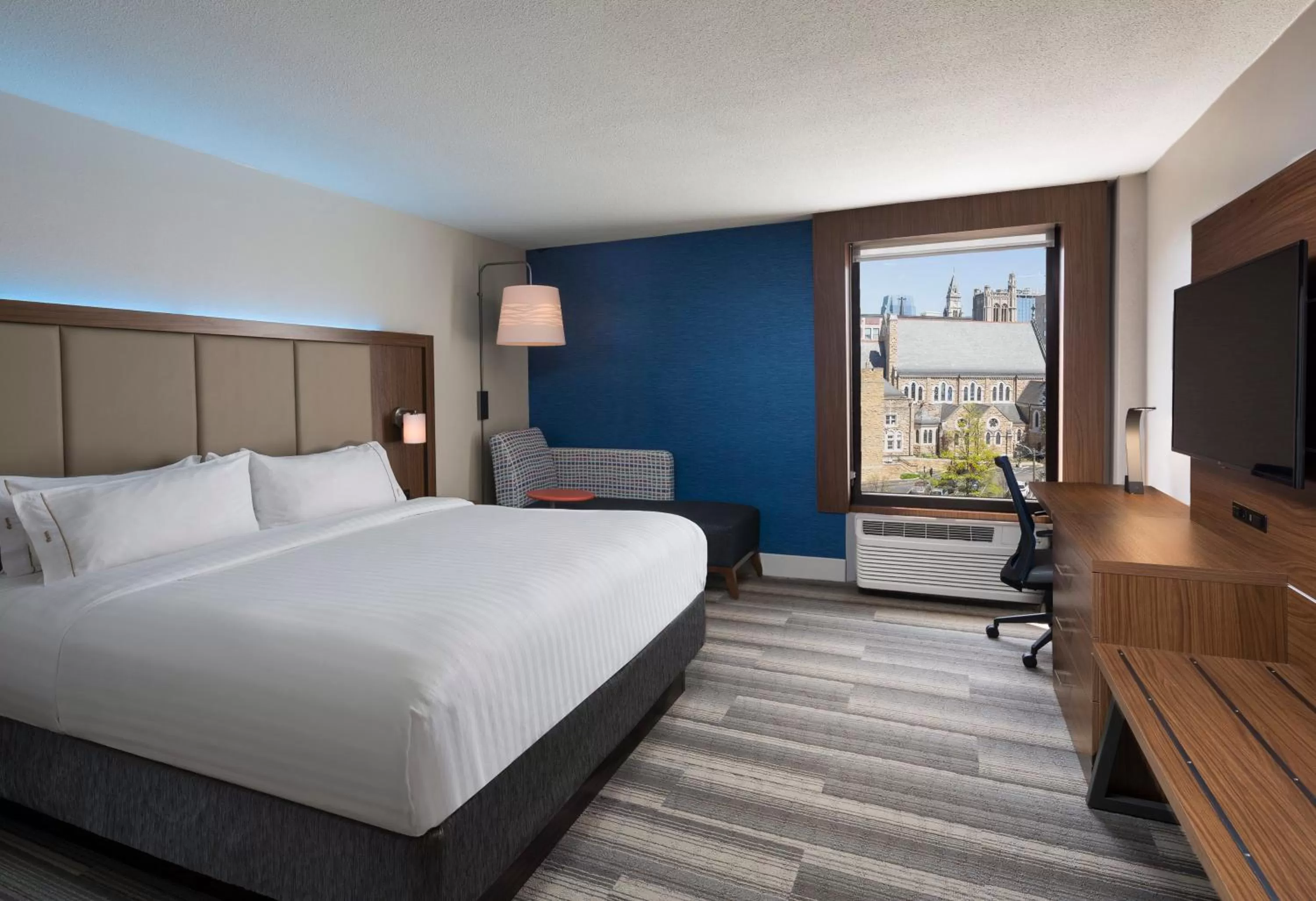 Photo of the whole room, Bed in Holiday Inn Express Nashville-Downtown - Broadway by IHG