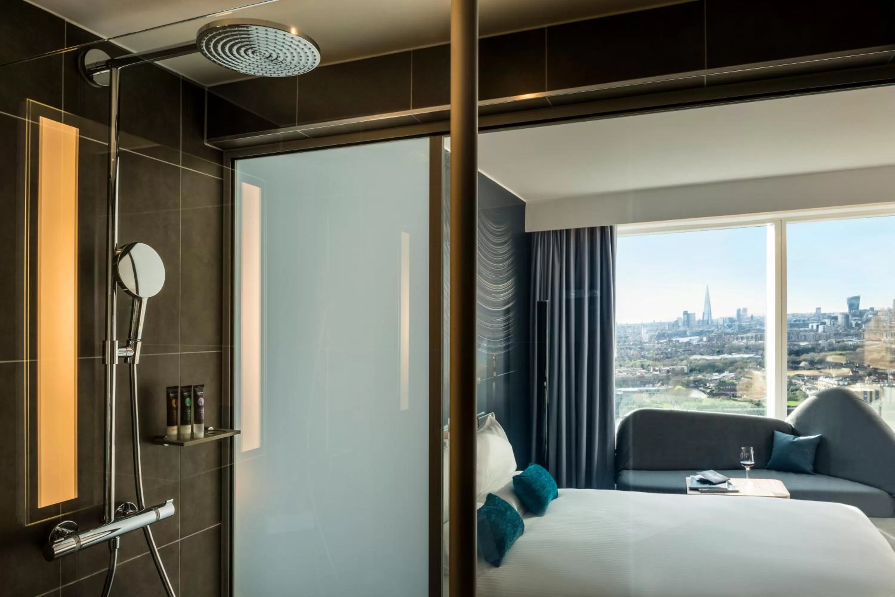 Bedroom, Bed in Novotel London Canary Wharf